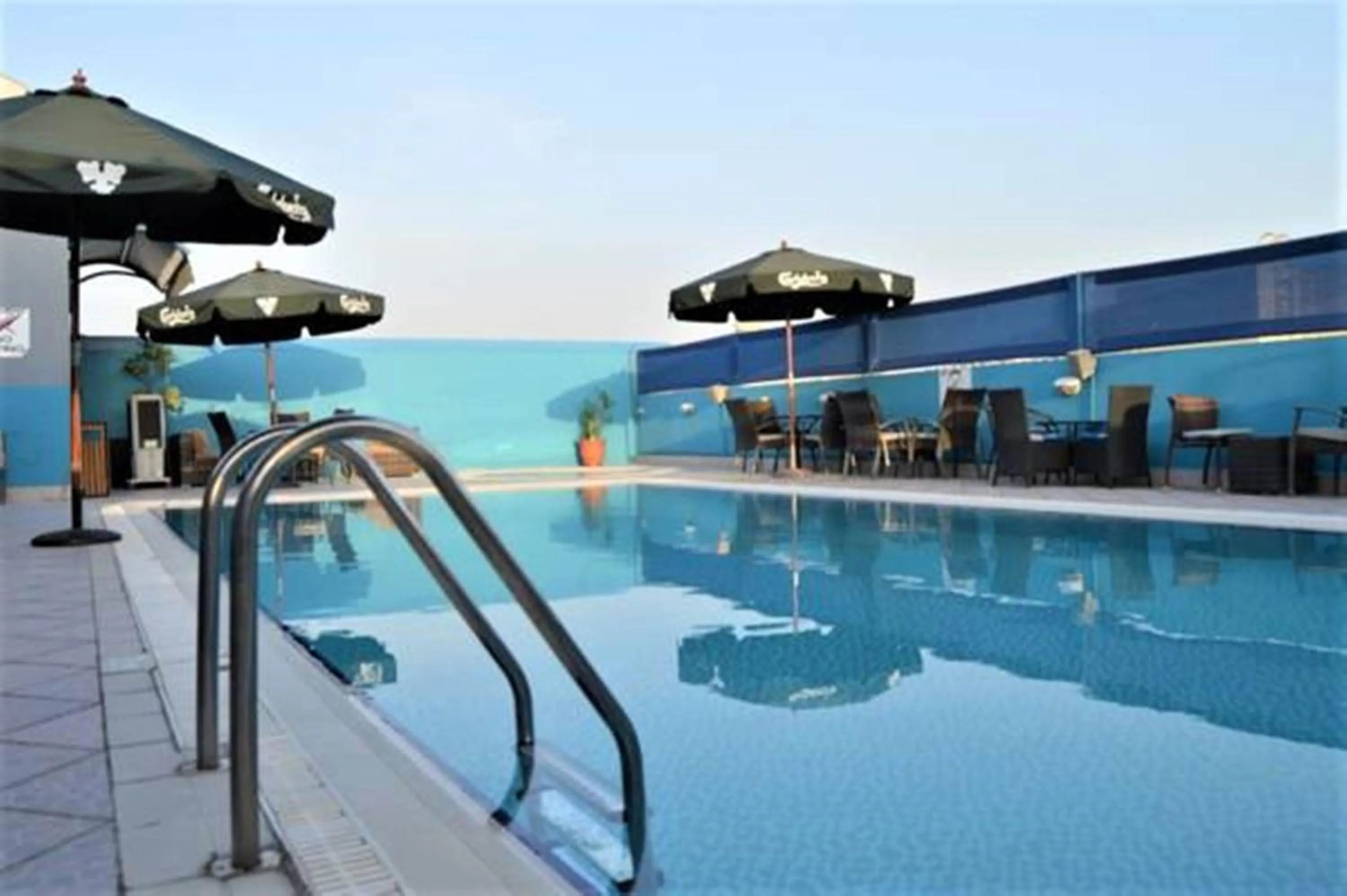 Swimming pool in Dorus Hotel