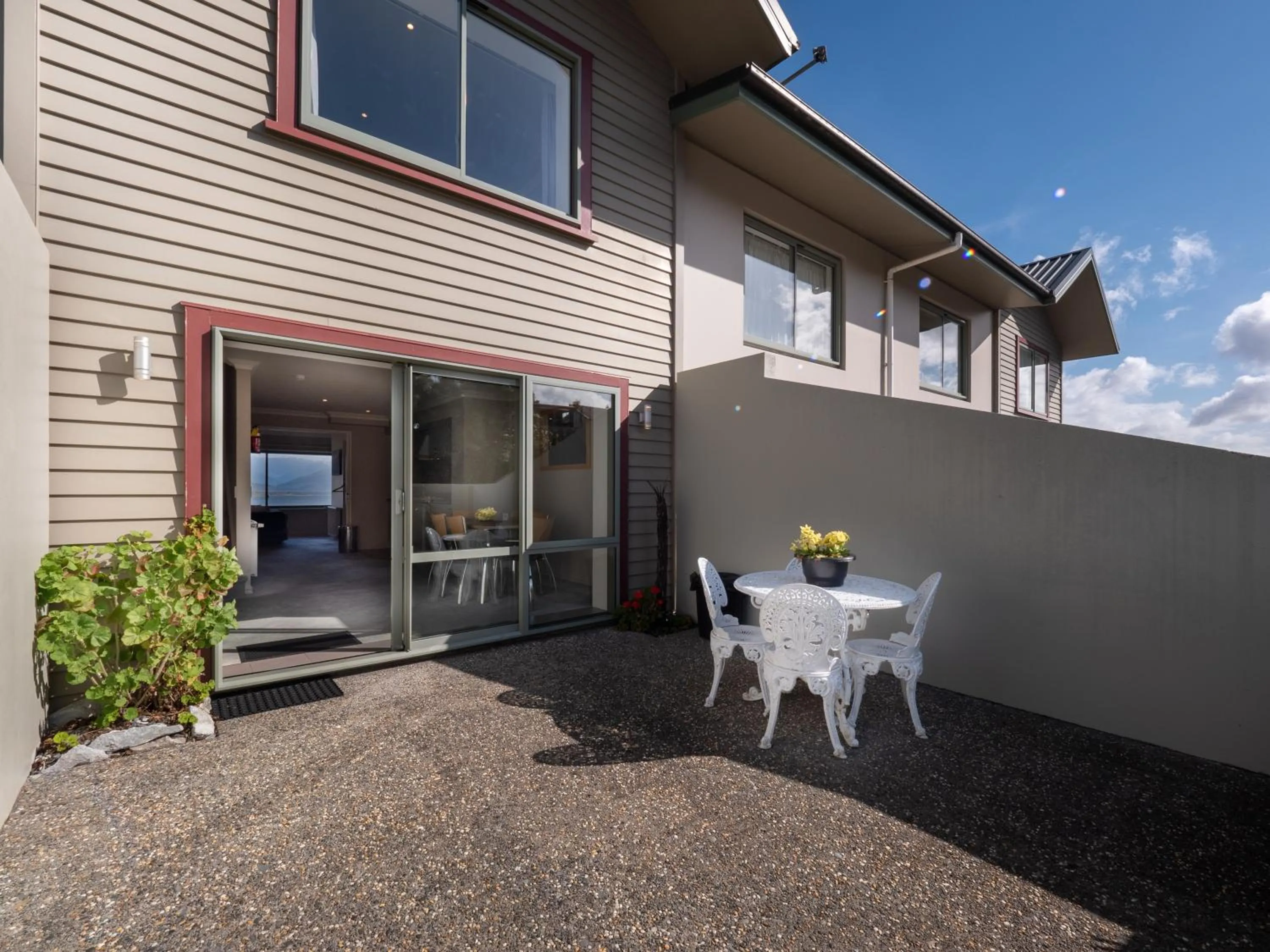Patio in Hotel Lake Brunner
