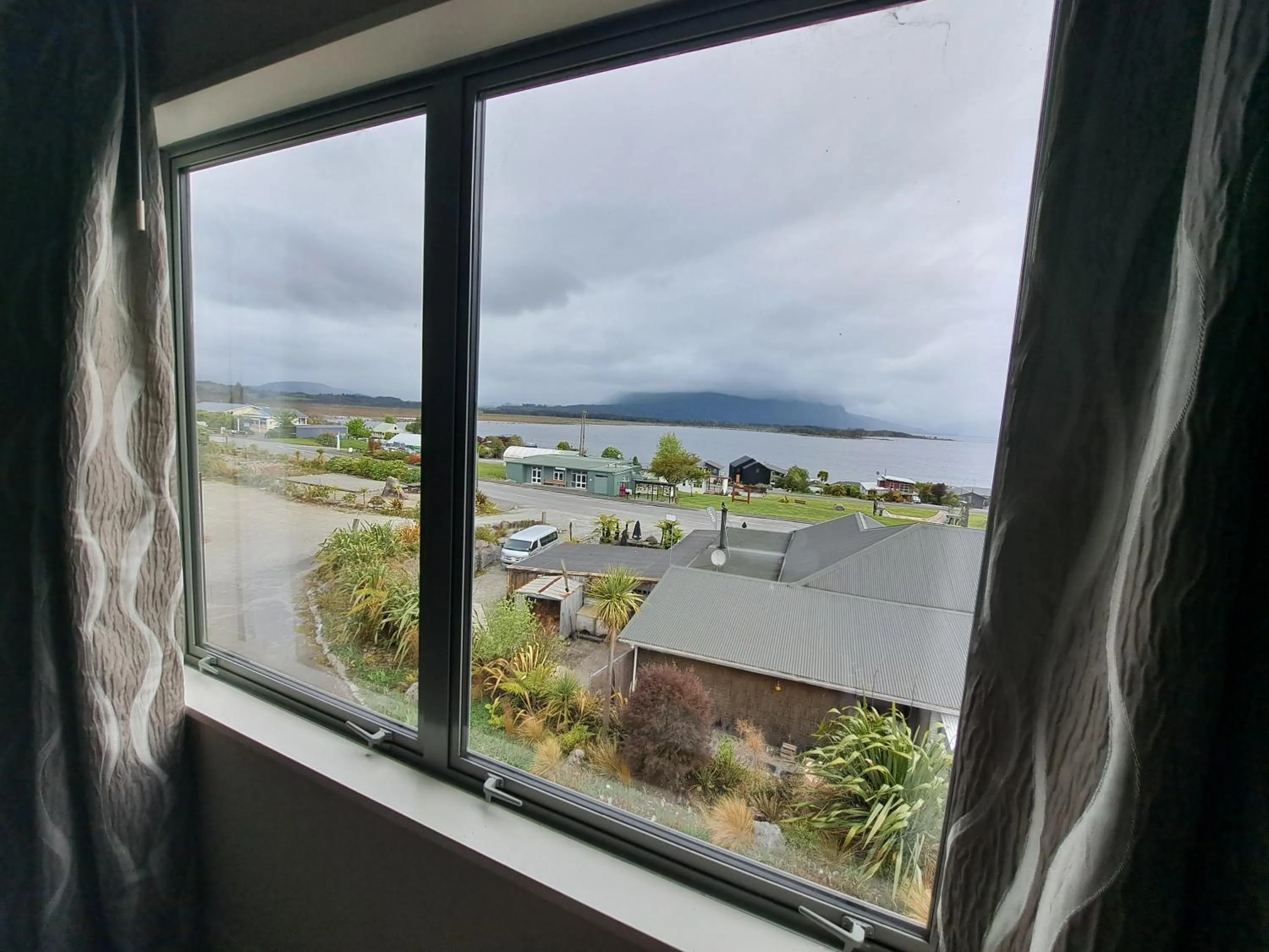 Lake view in Hotel Lake Brunner