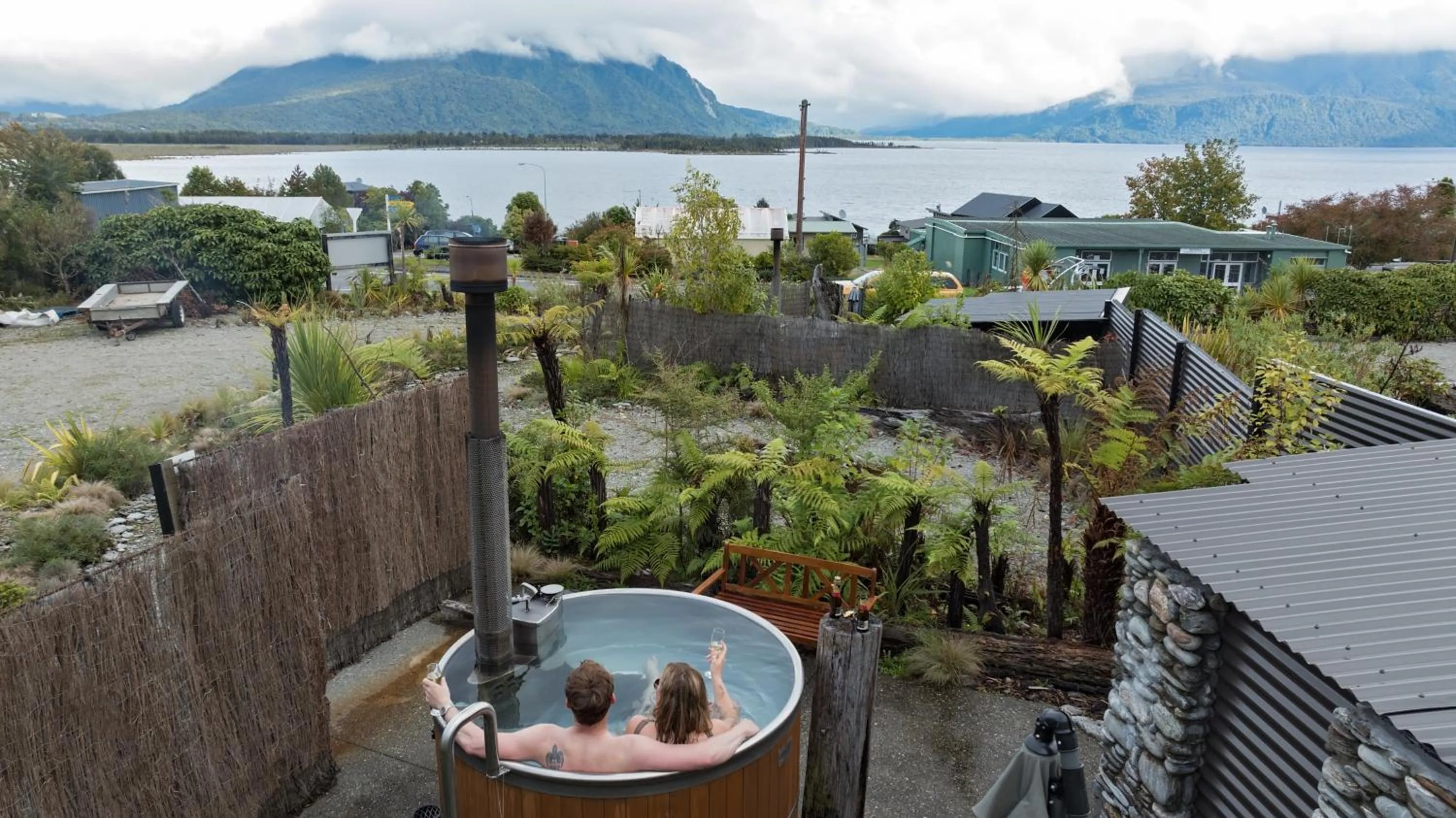 Hot Tub in Hotel Lake Brunner