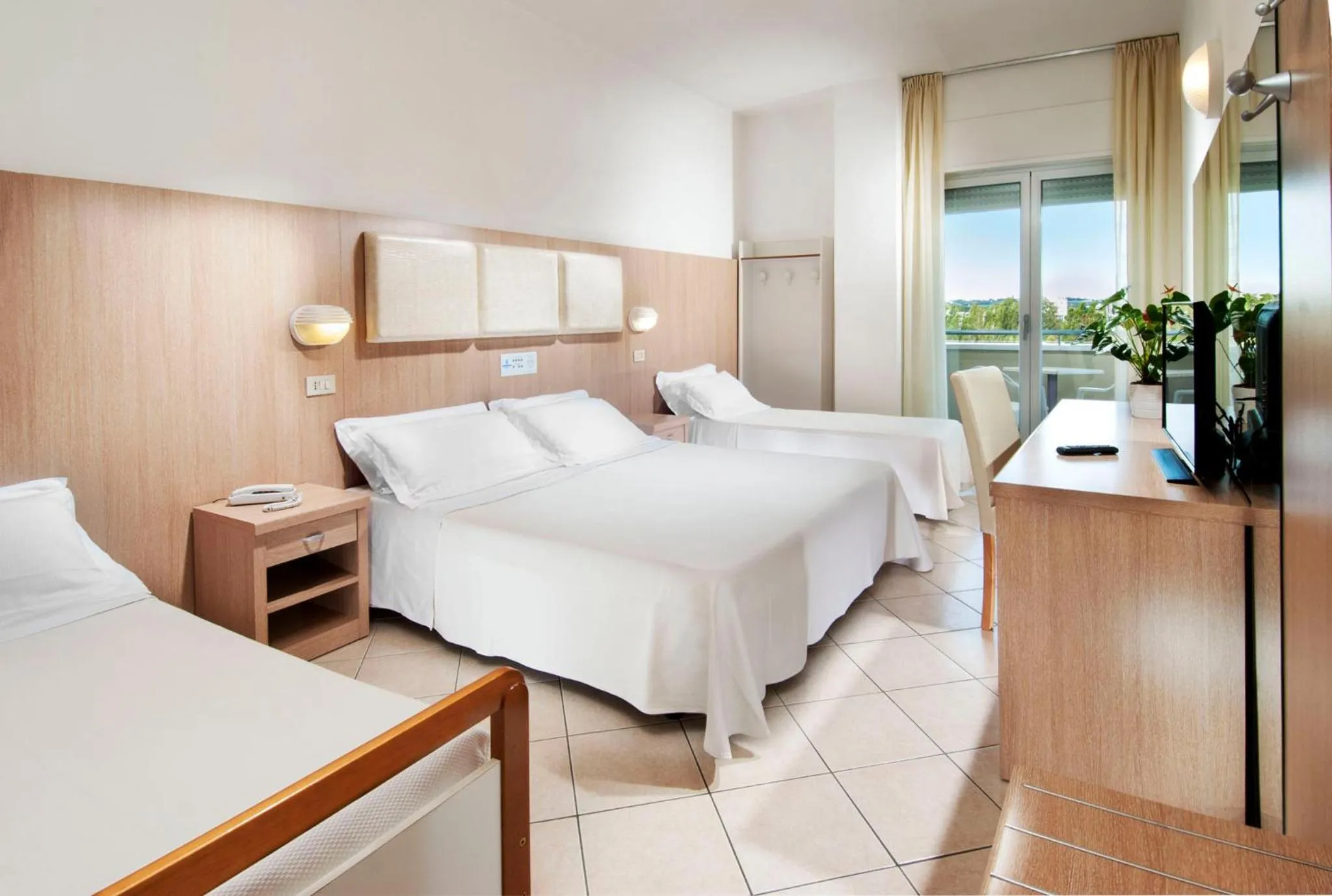 View (from property/room), Bed in Hotel Cormoran