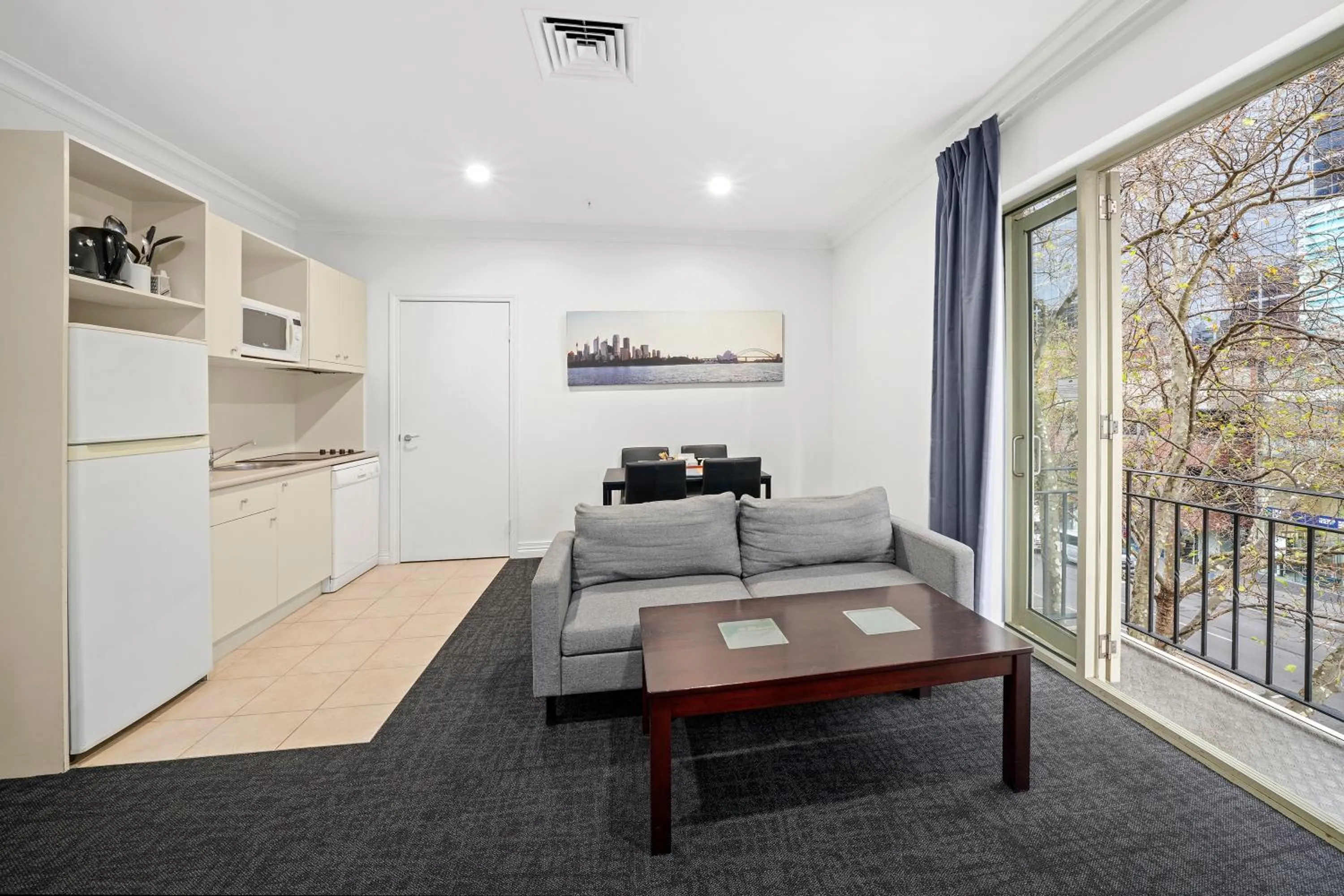 Kitchen or kitchenette in Comfort Apartments Melbourne Central