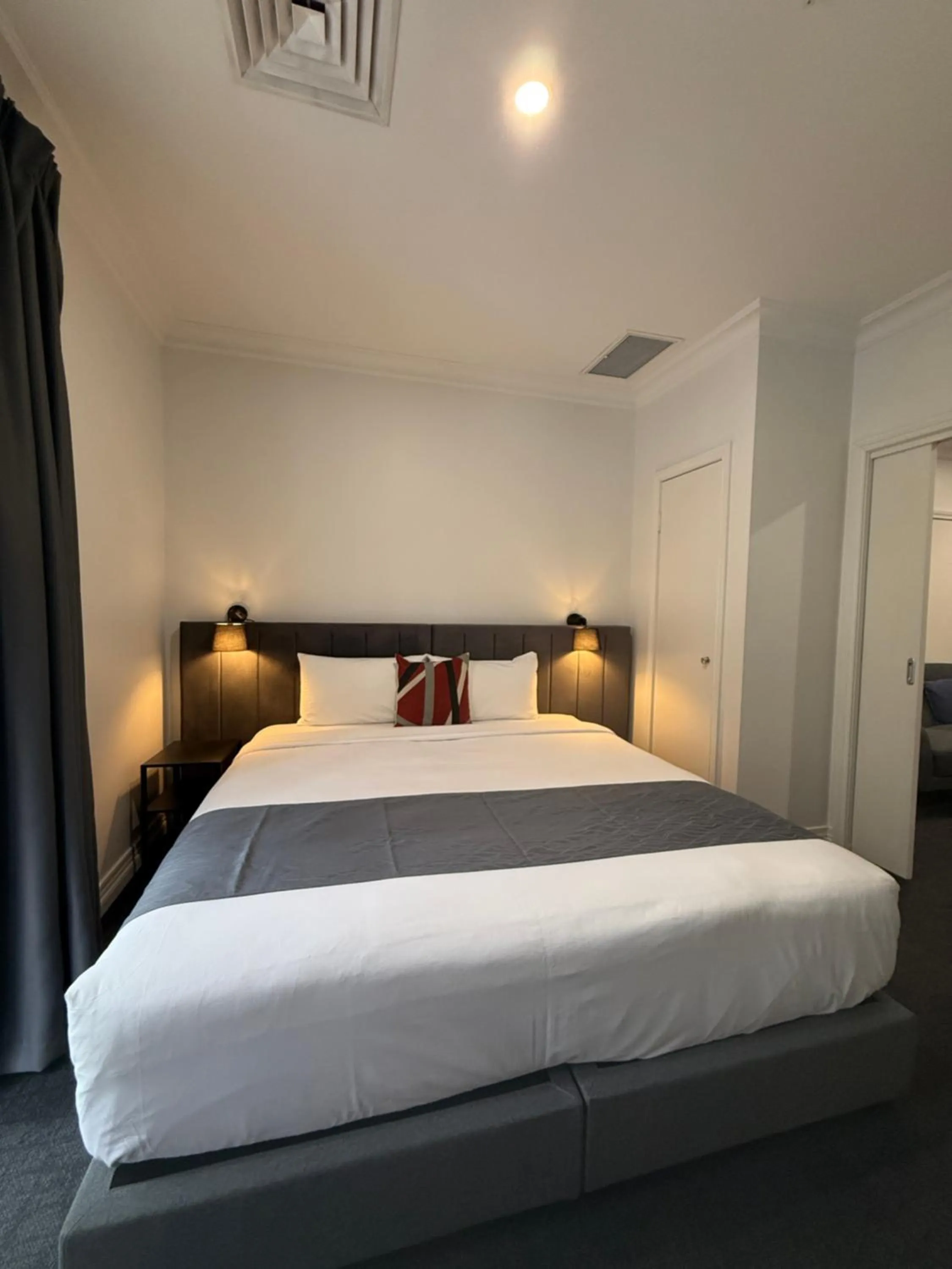 Bed in Comfort Apartments Melbourne Central