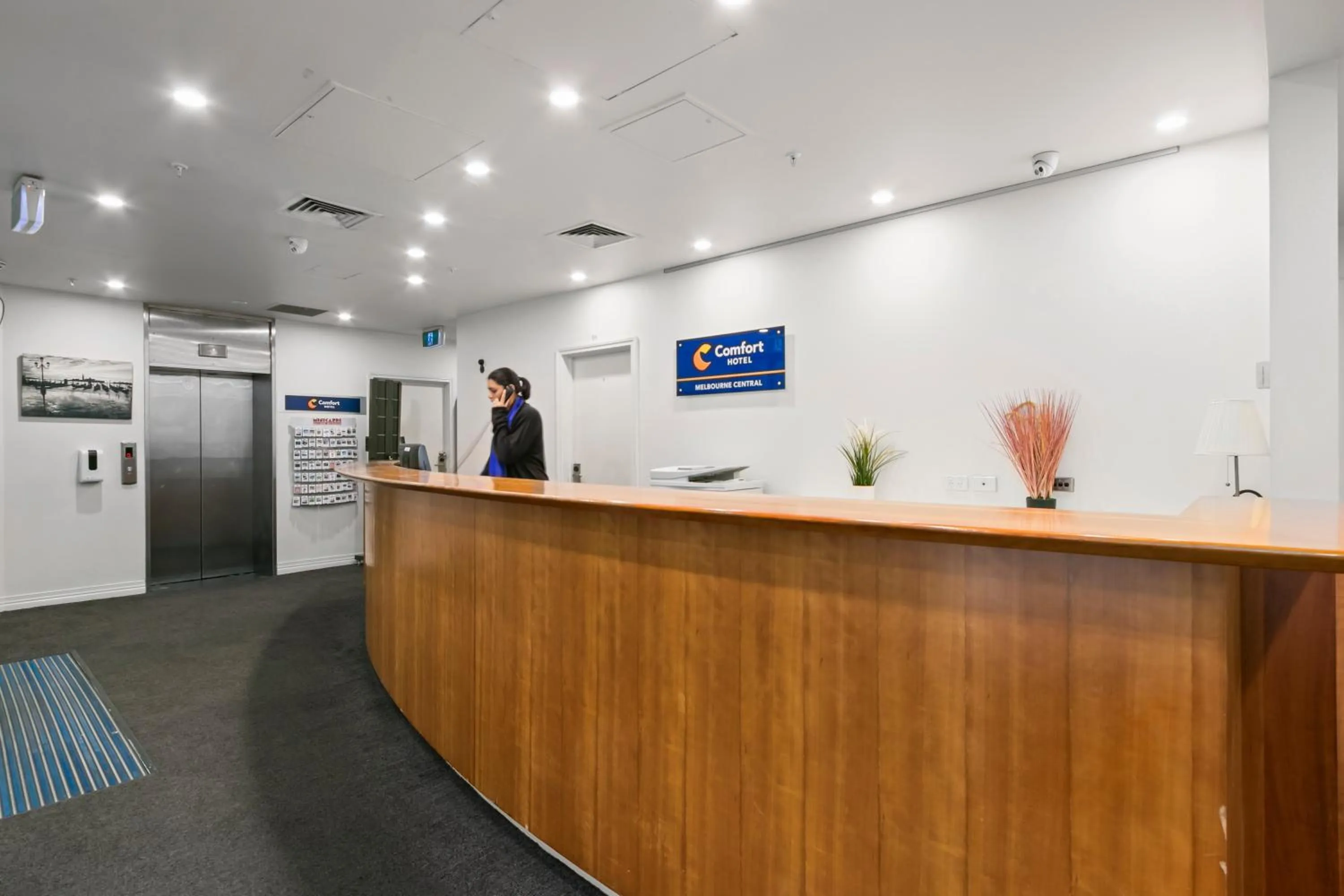 Lobby or reception in Comfort Apartments Melbourne Central