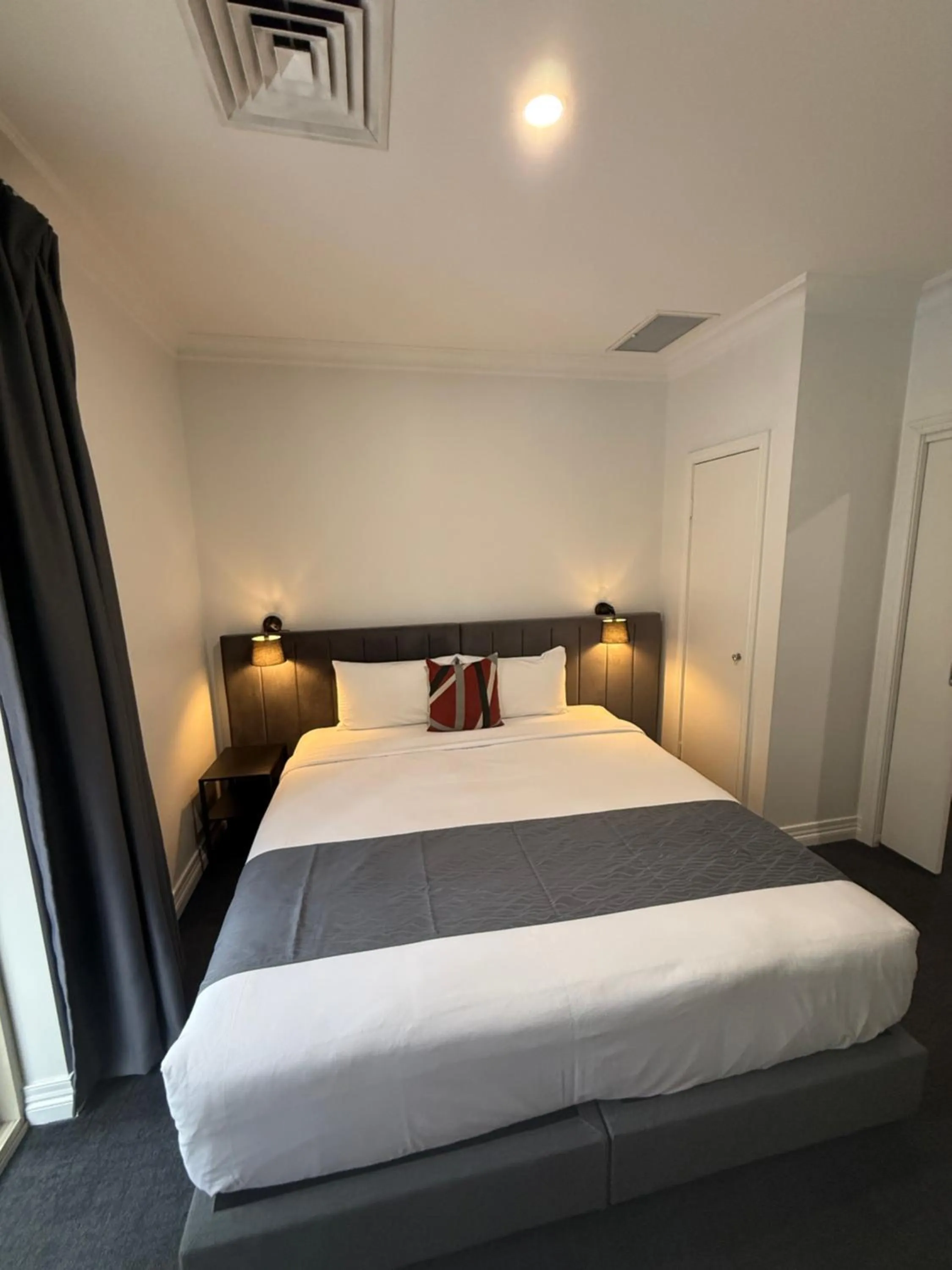 Bed in Comfort Apartments Melbourne Central