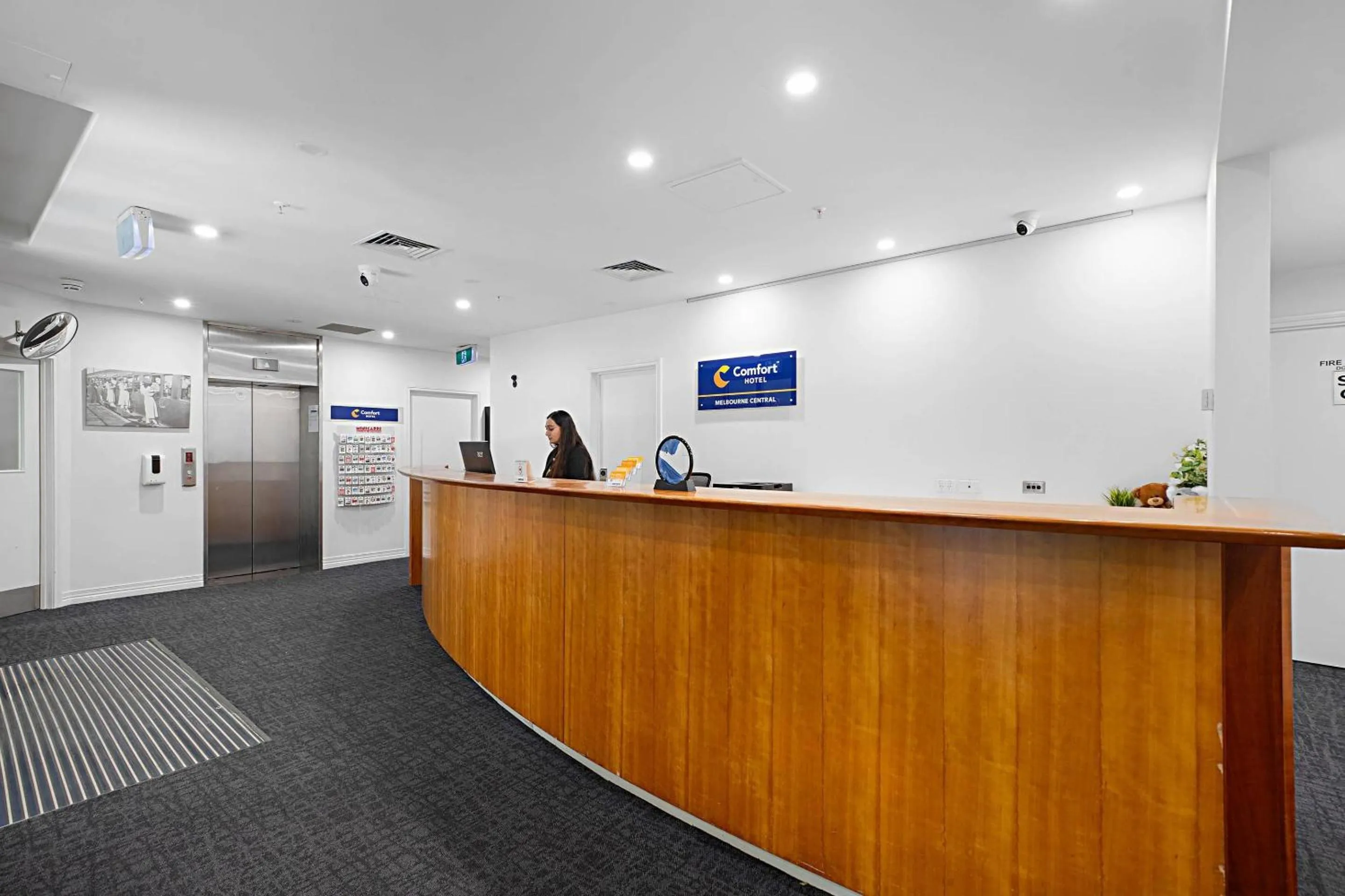 Lobby or reception in Comfort Apartments Melbourne Central