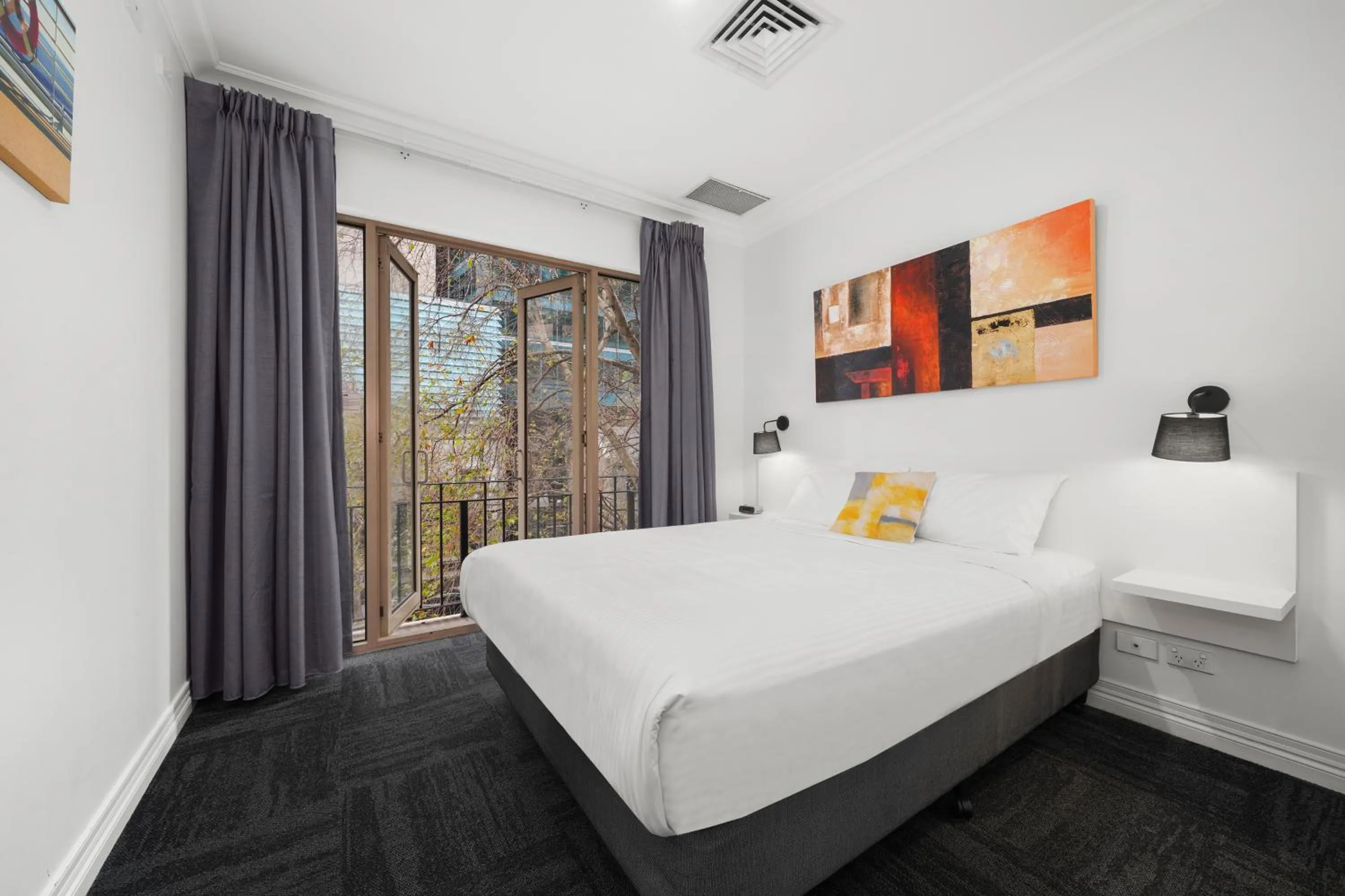 Bed in Comfort Apartments Melbourne Central