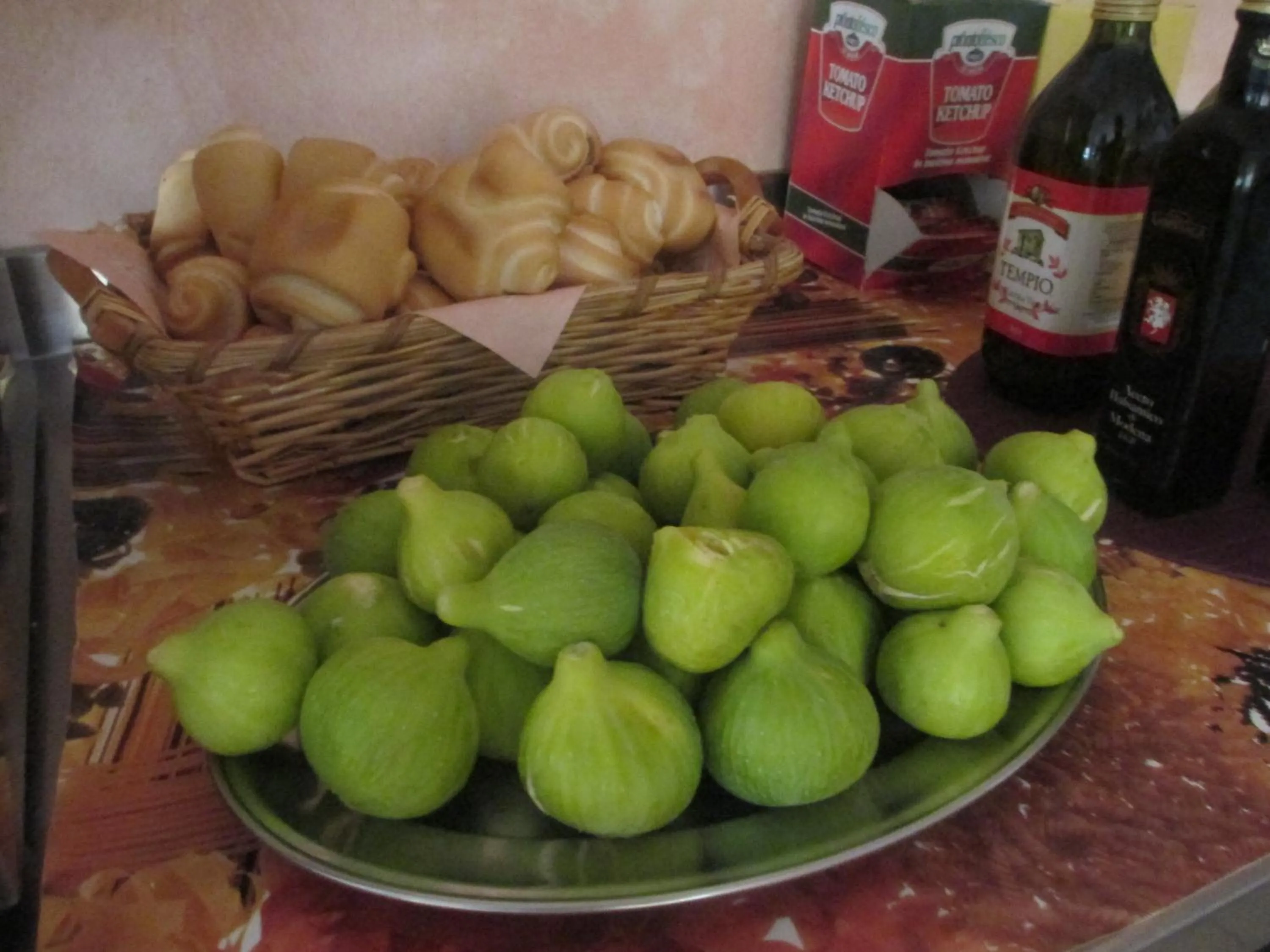 Restaurant/places to eat in Hotel Smile