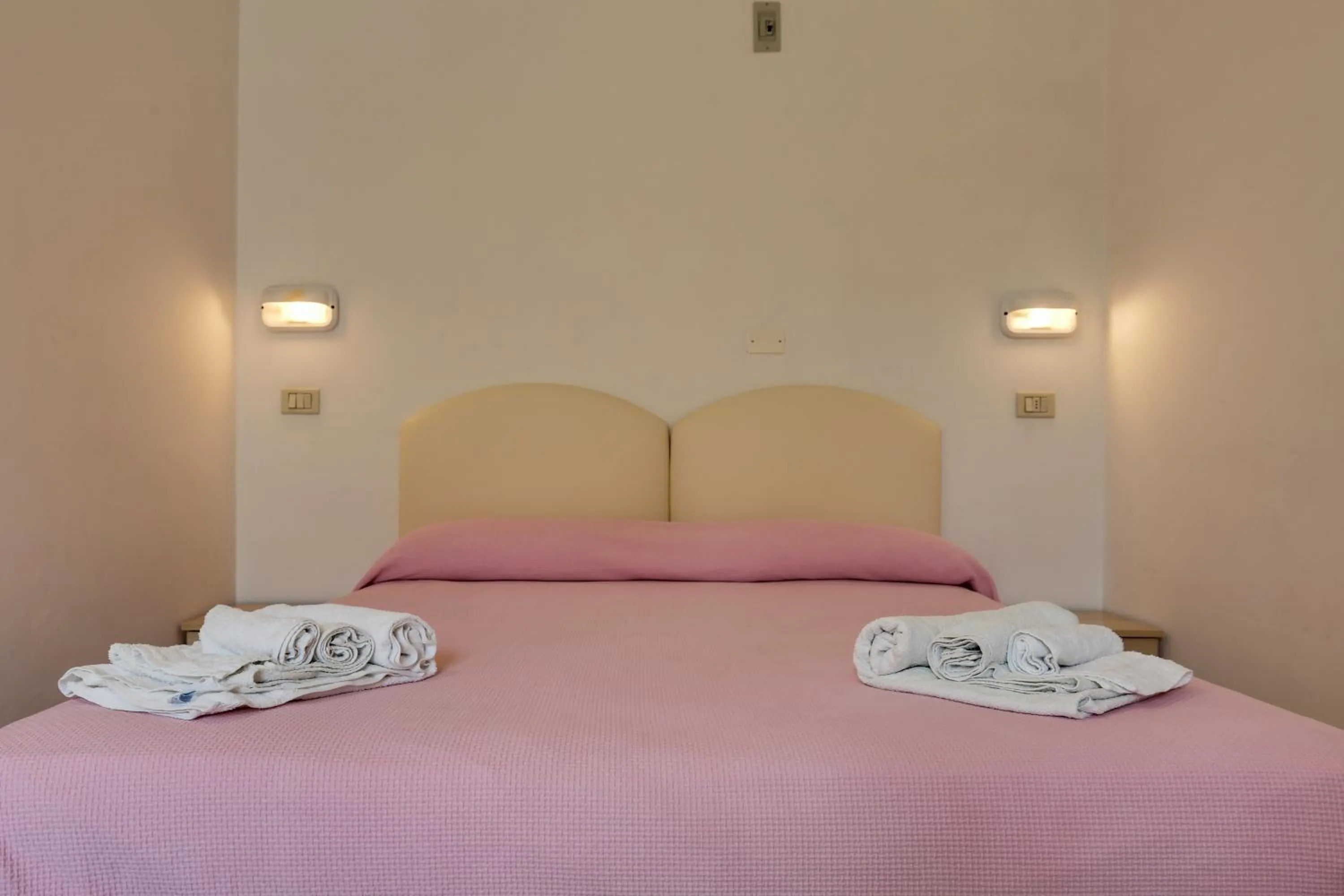 Shower in Hotel Smile