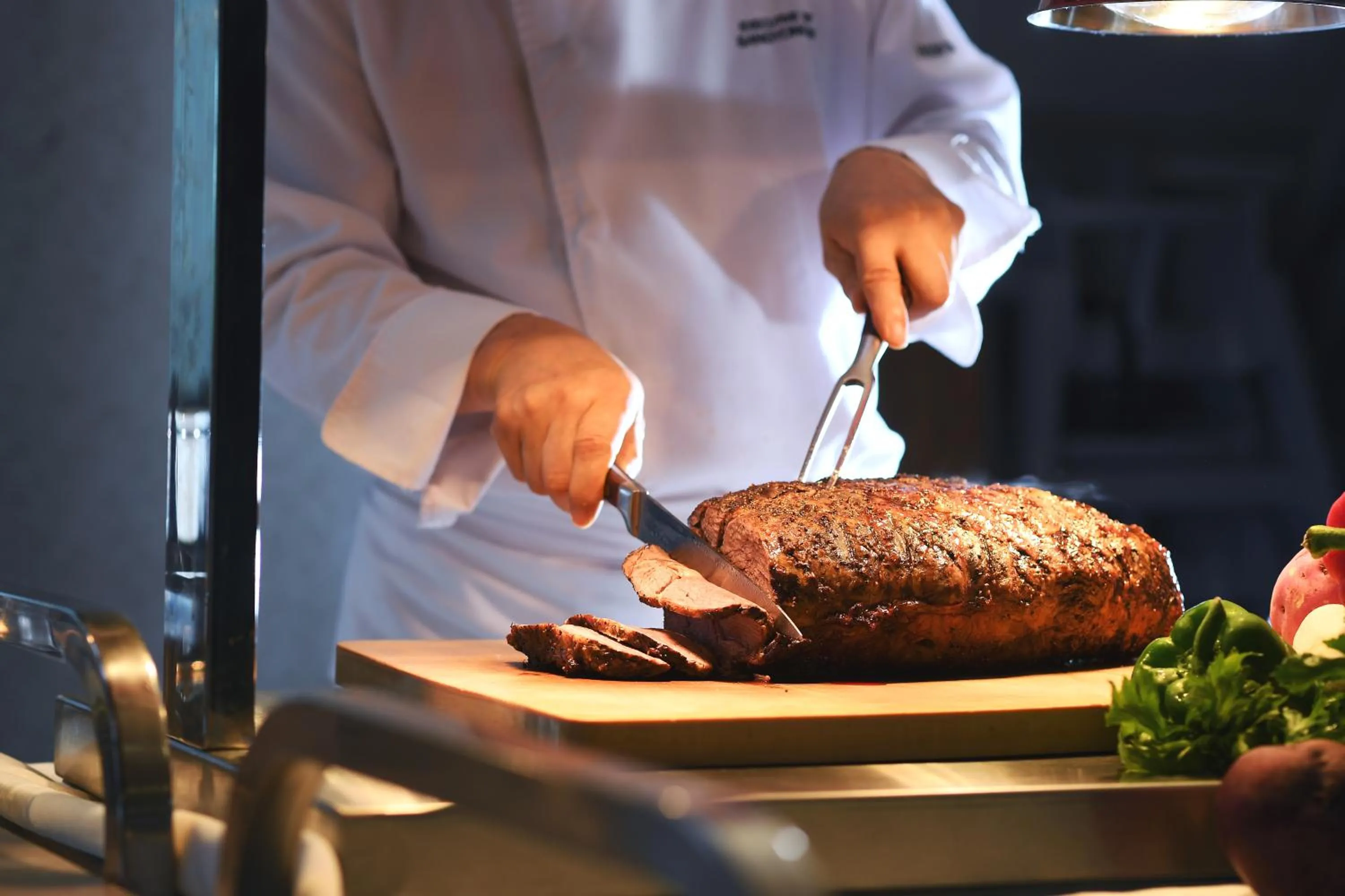 Restaurant/places to eat in Hidden Cliff Hotel and Nature