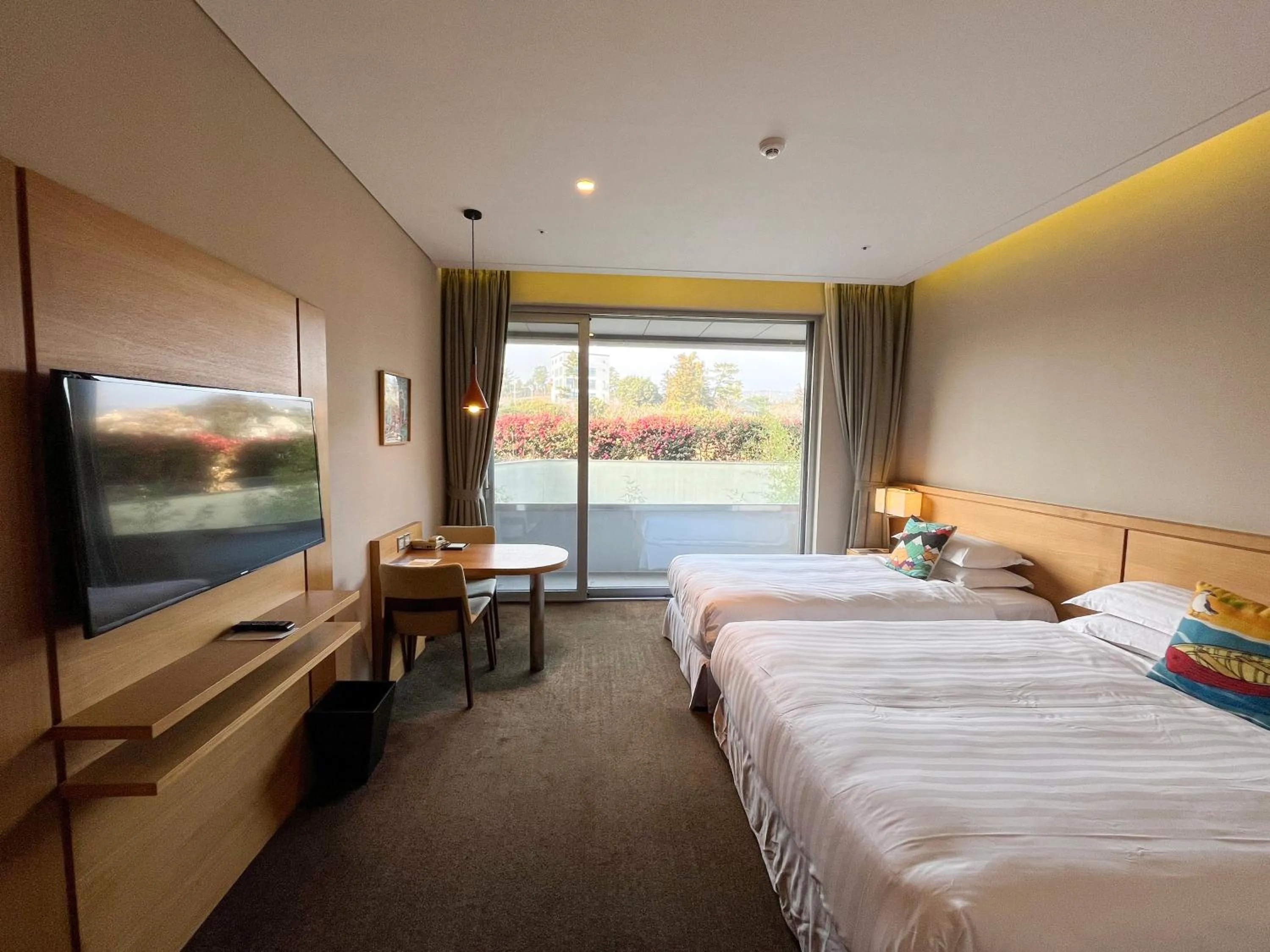 Bed in Hidden Cliff Hotel and Nature