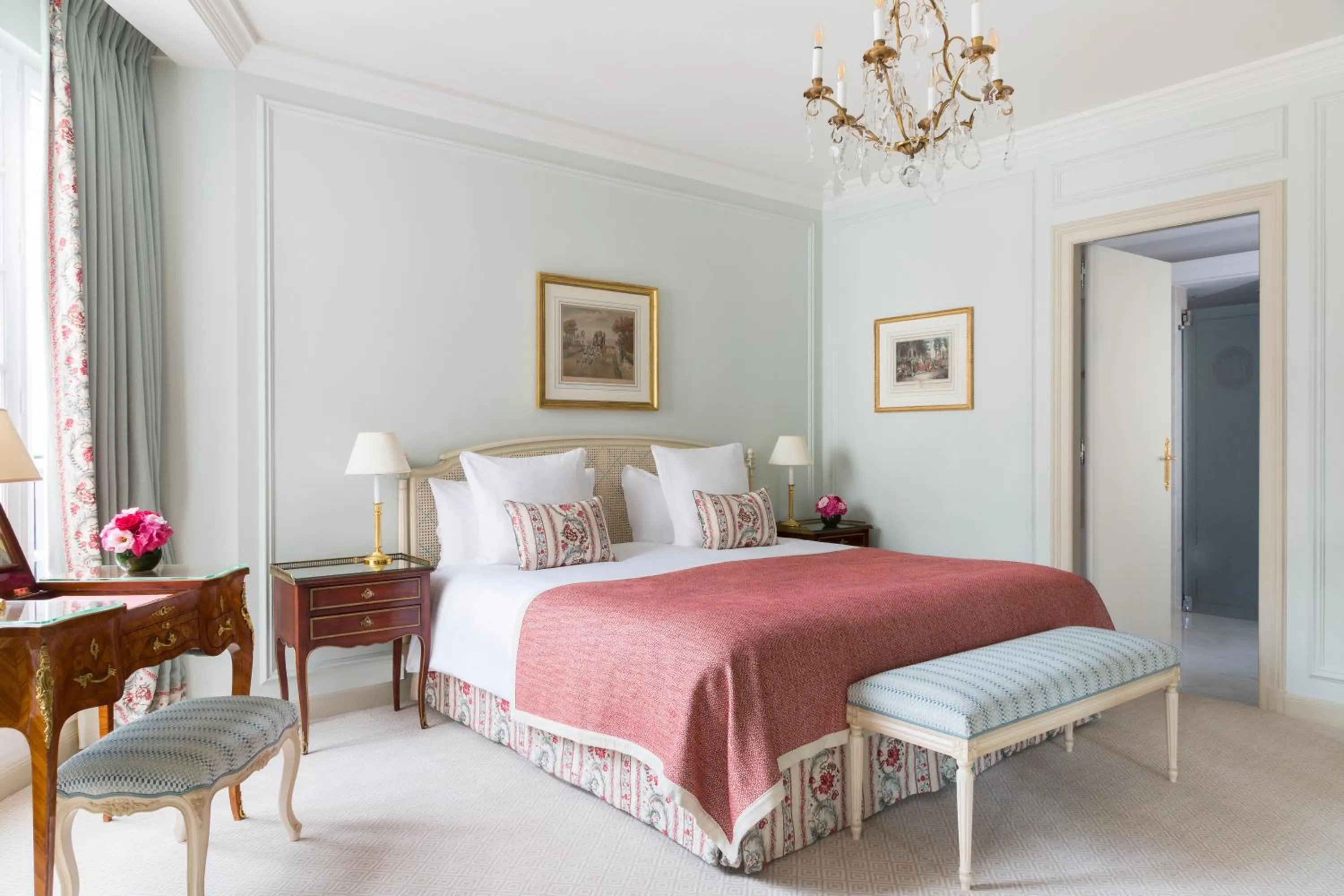 Photo of the whole room, Bed in Le Bristol Paris, Oetker Hotels