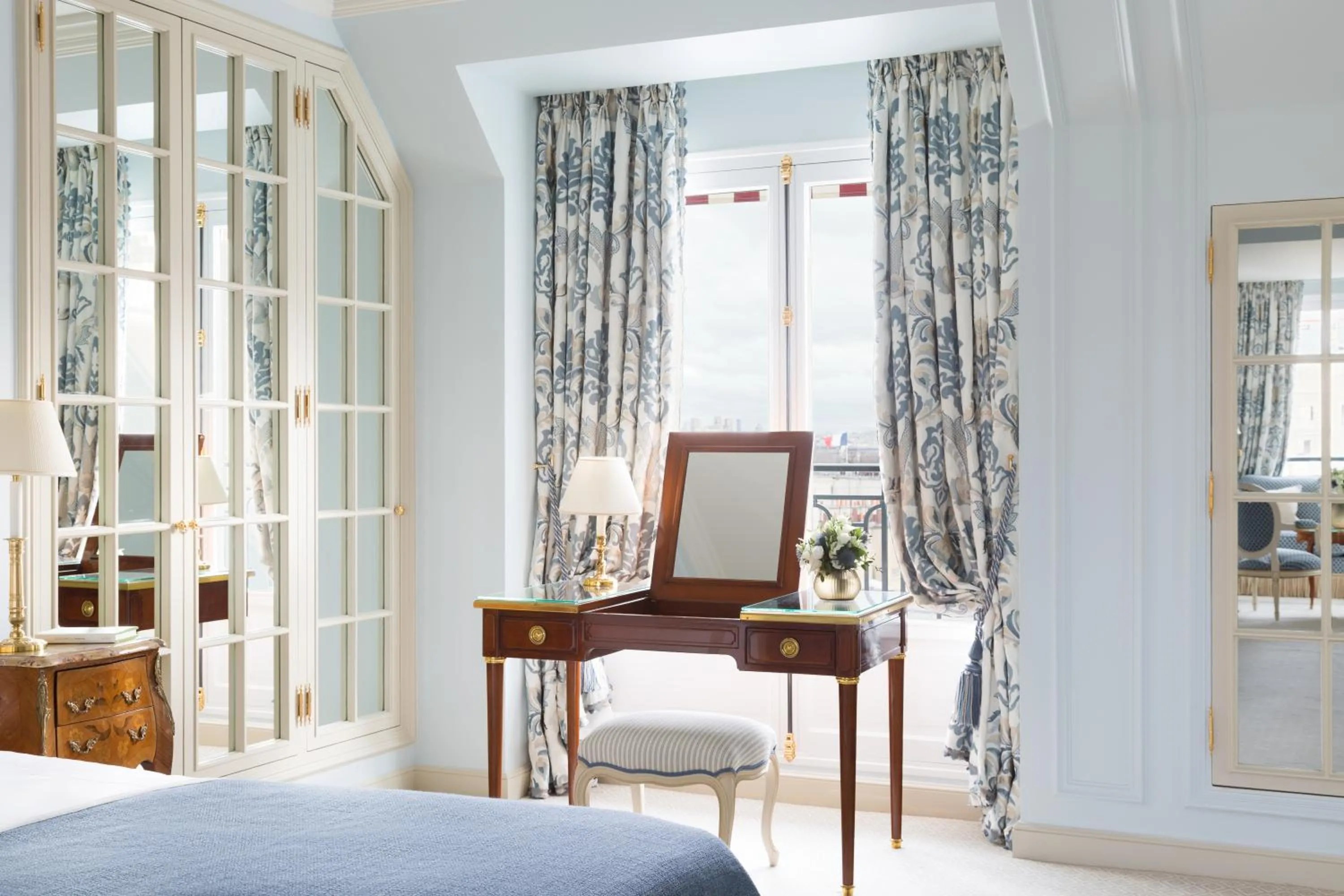 Bedroom, Bed in Le Bristol Paris, Oetker Hotels