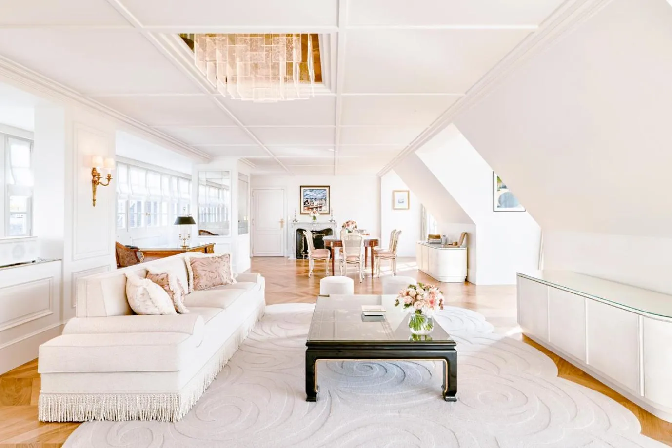 Living room in Le Bristol Paris, Oetker Hotels