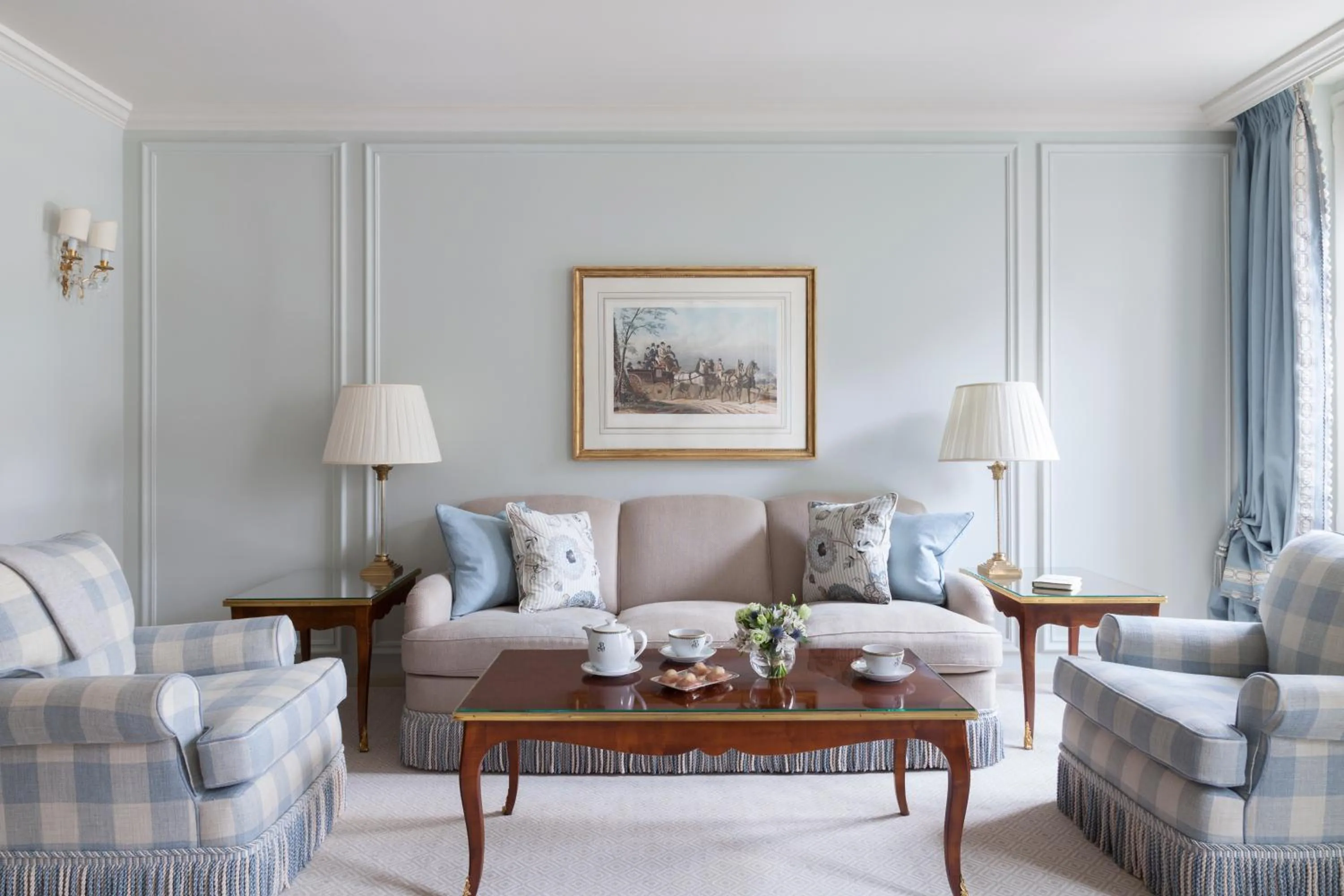 Living room in Le Bristol Paris, Oetker Hotels