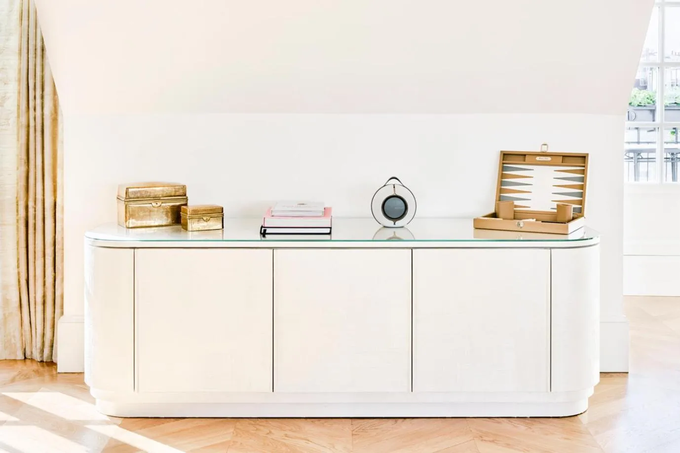 Living room in Le Bristol Paris, Oetker Hotels