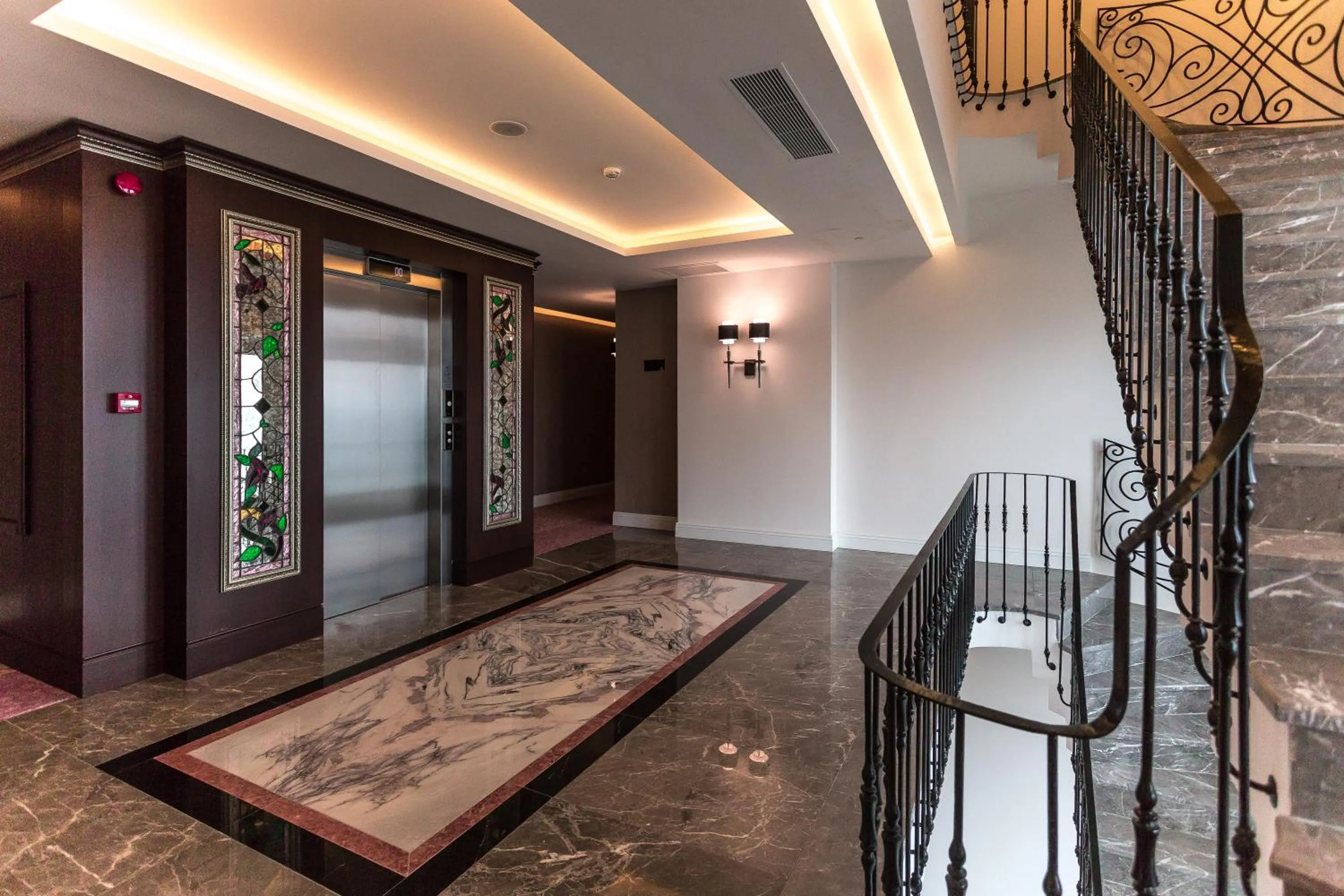 wardrobe in Mell Hotel