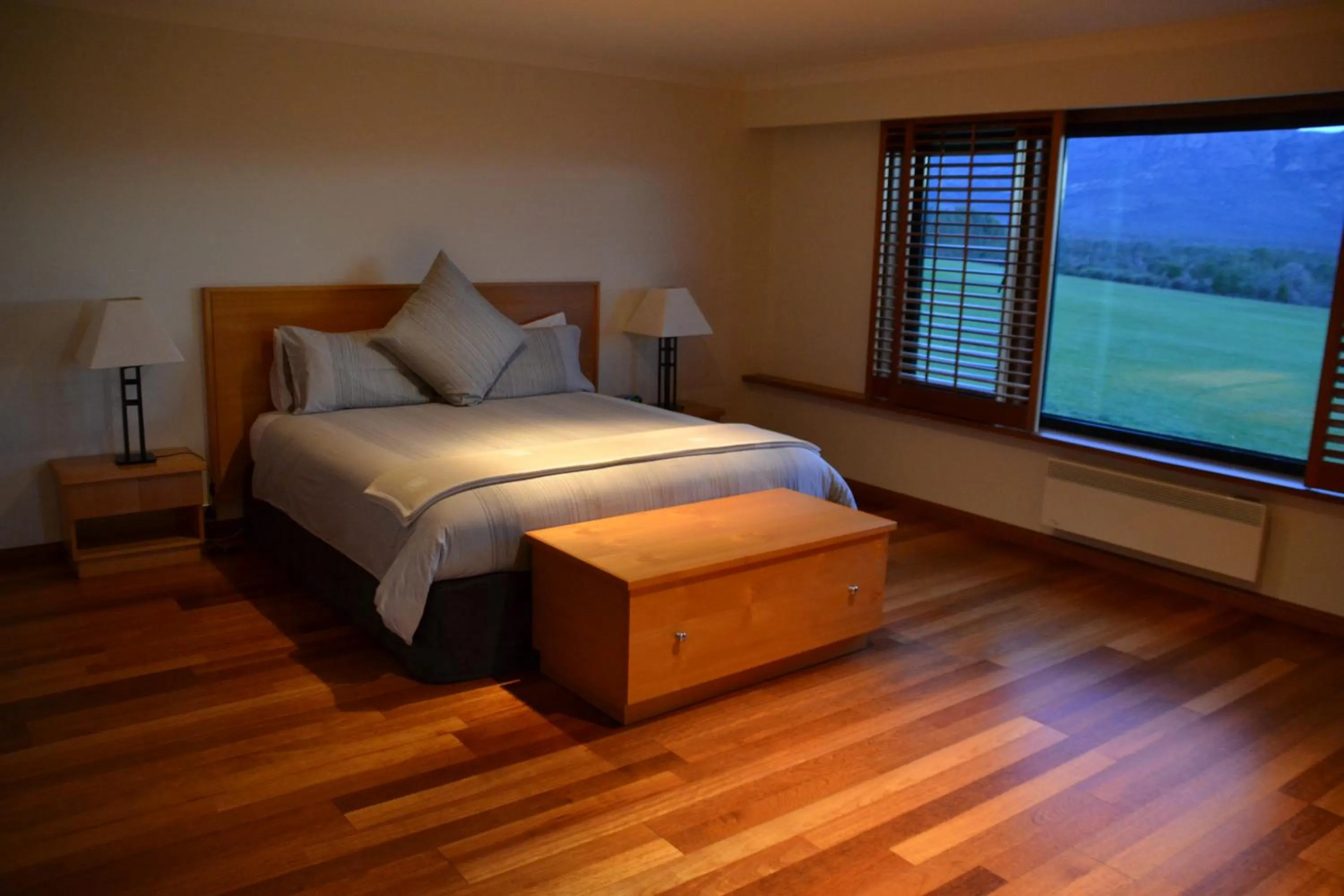 Bedroom, Bed in Meringa Springs