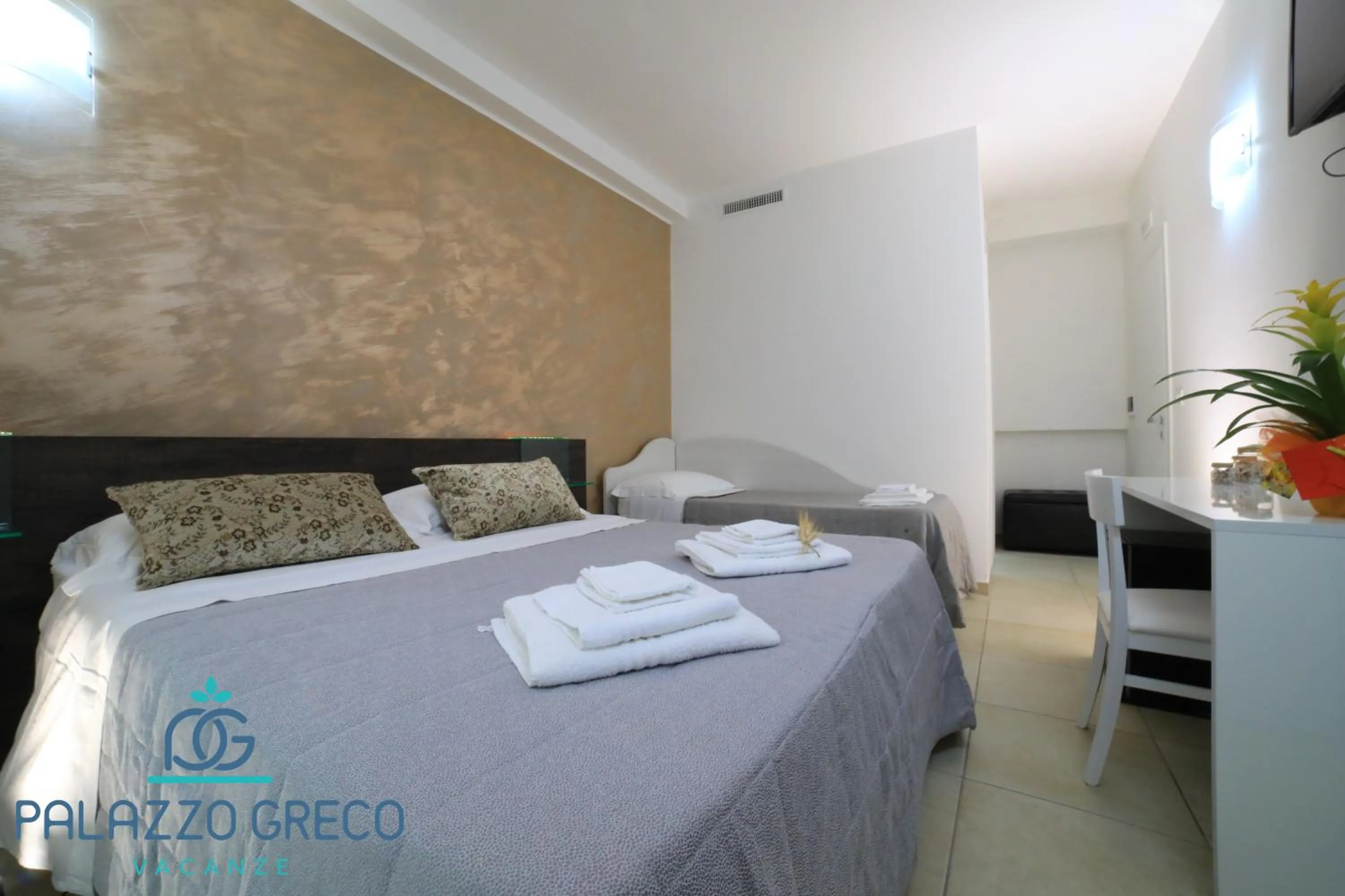 View (from property/room), Bed in Palazzo Greco B&B