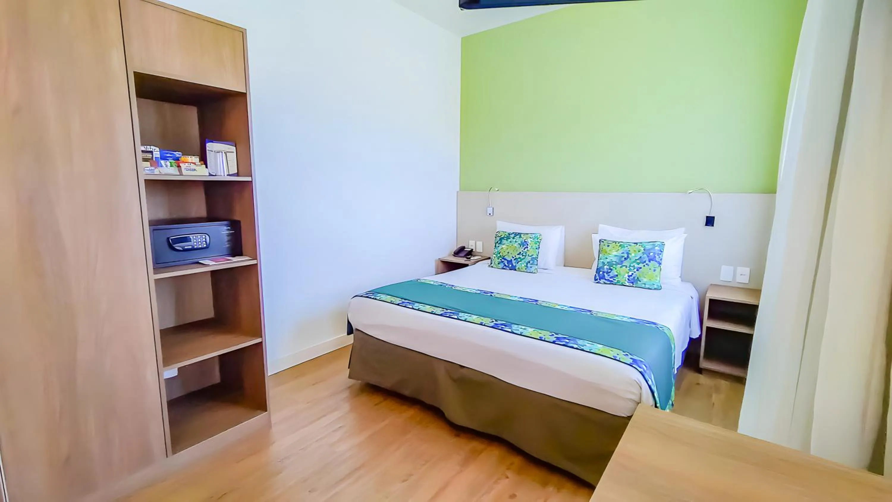 Bed in Blue Tree Towers Valinhos