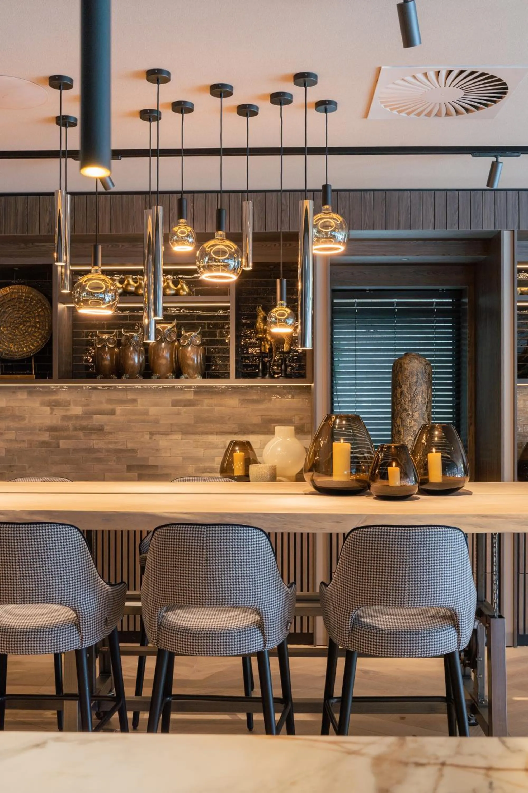 Lounge or bar in Van der Valk Hotel Middelburg