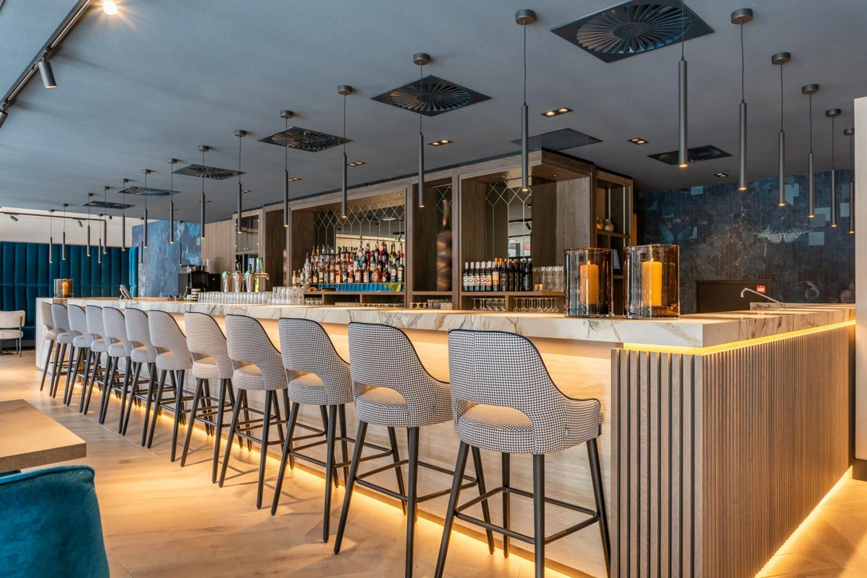 Lounge or bar in Van der Valk Hotel Middelburg