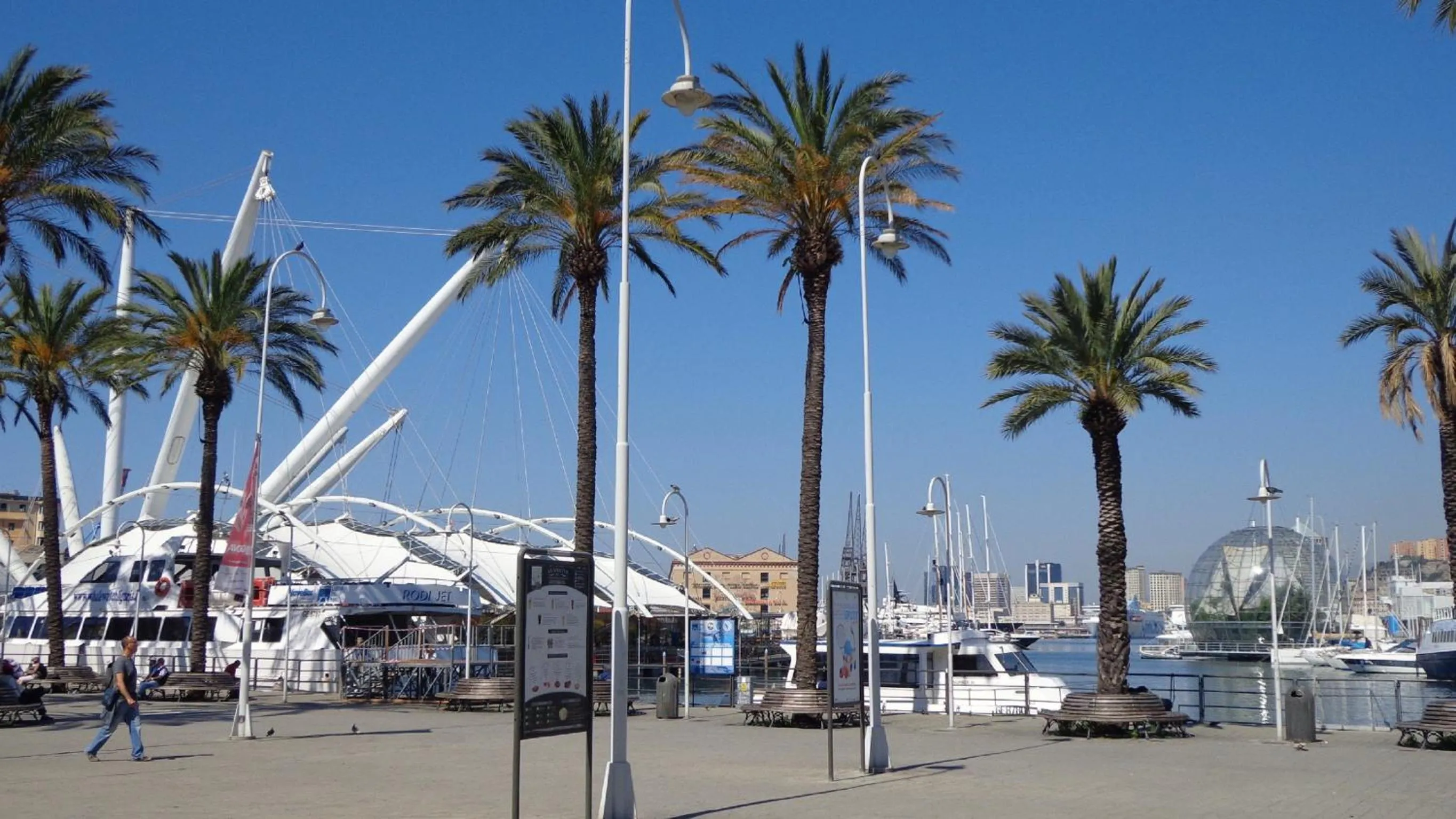 Property building in Cavour16 rent bedrooms