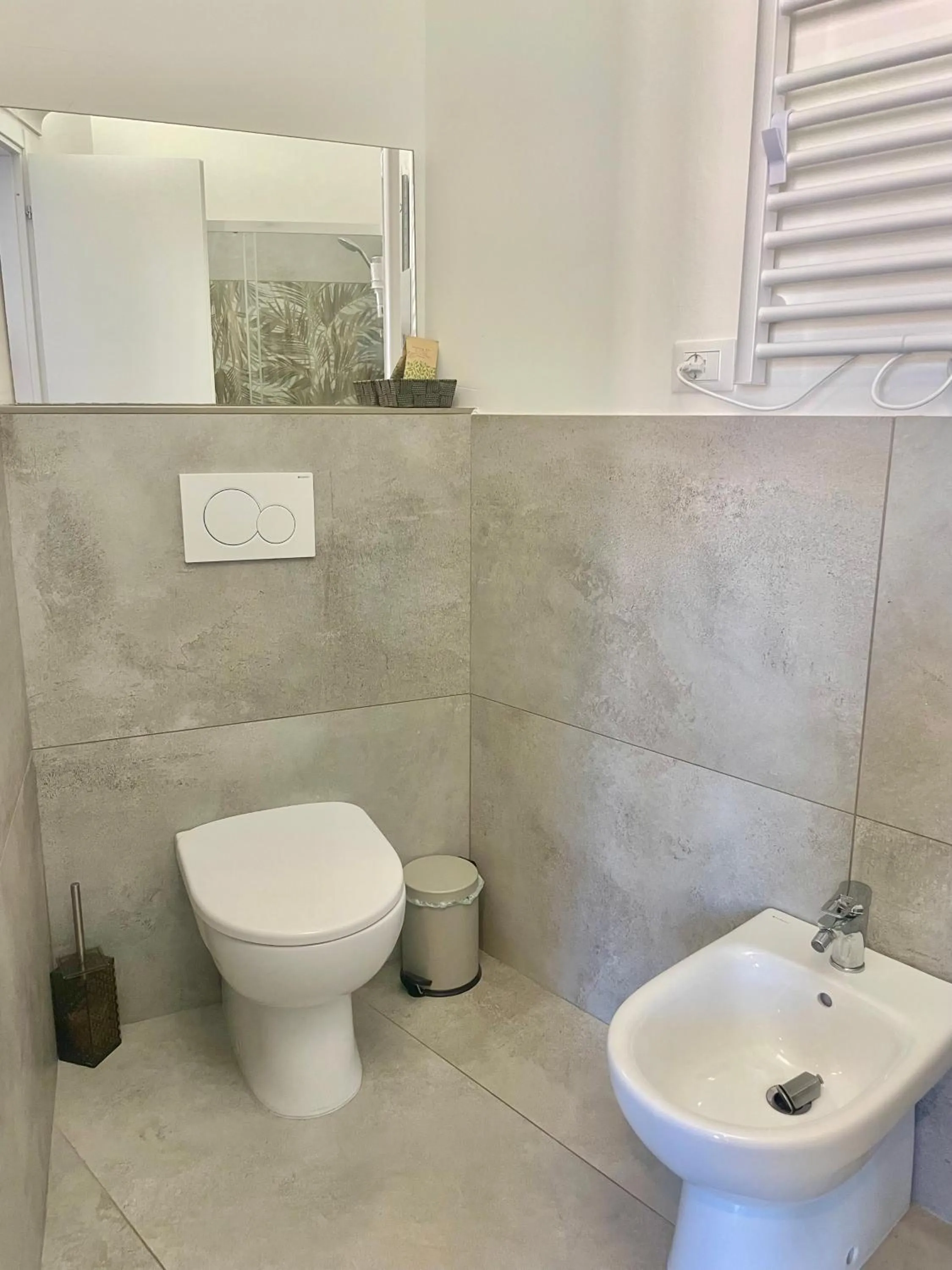 Toilet in Cavour16 rent bedrooms