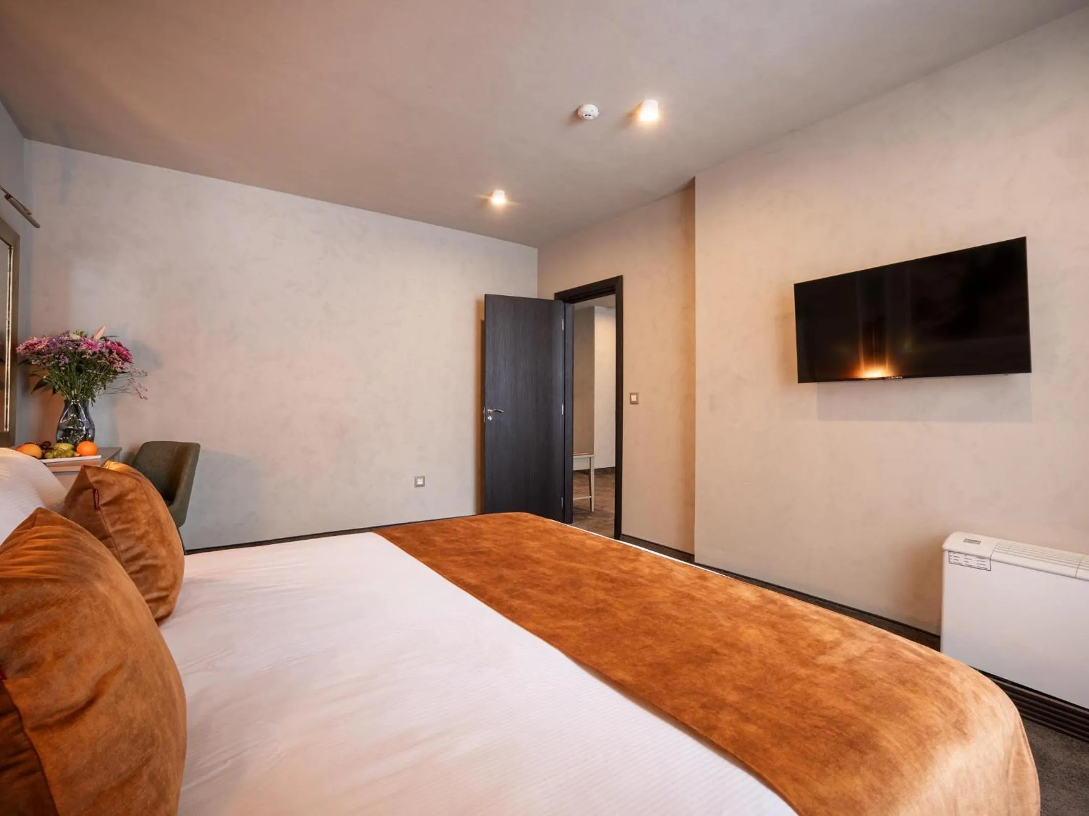 Bed in Premier Luxury Mountain Resort