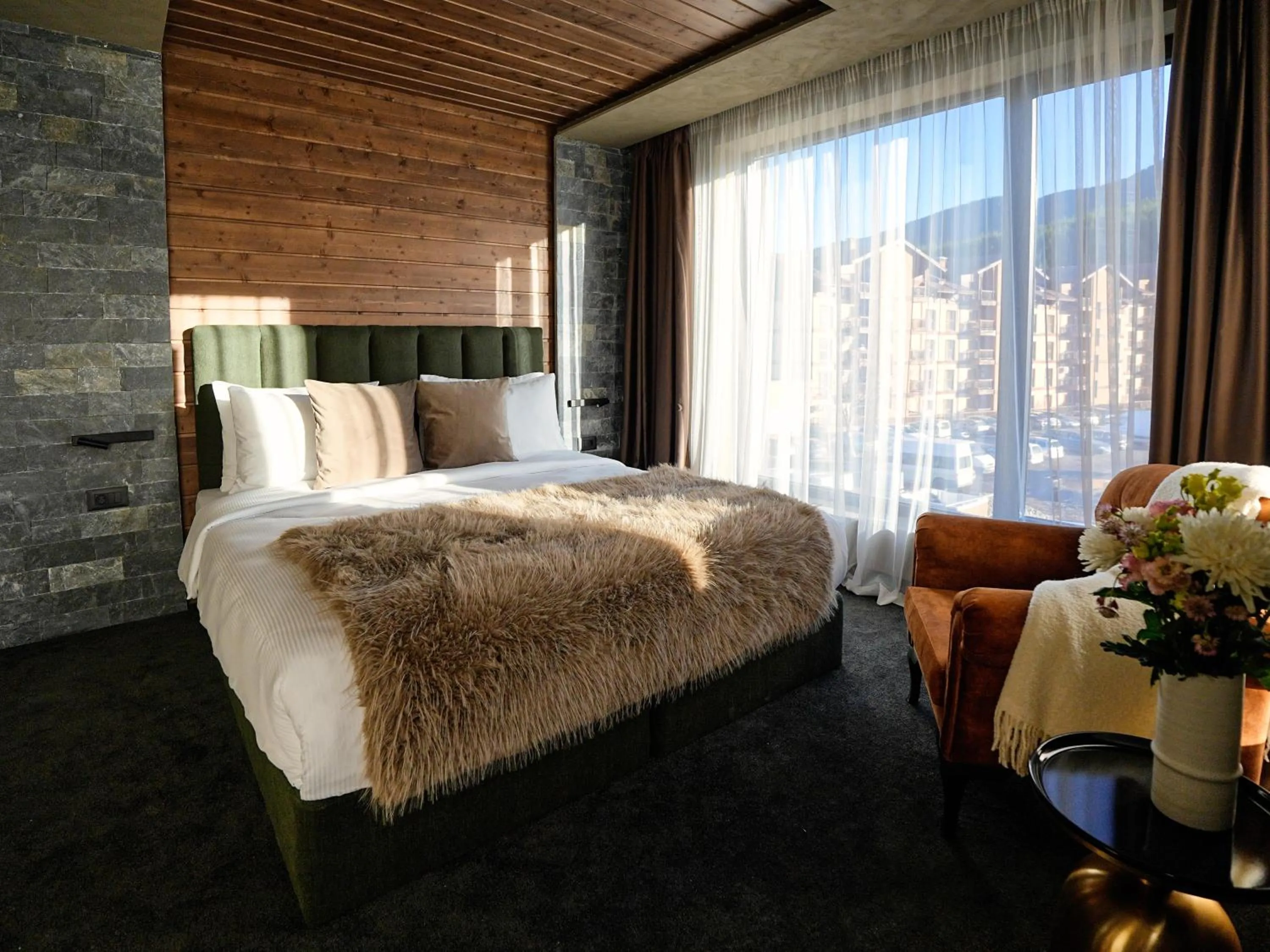 Photo of the whole room, Bed in Premier Luxury Mountain Resort