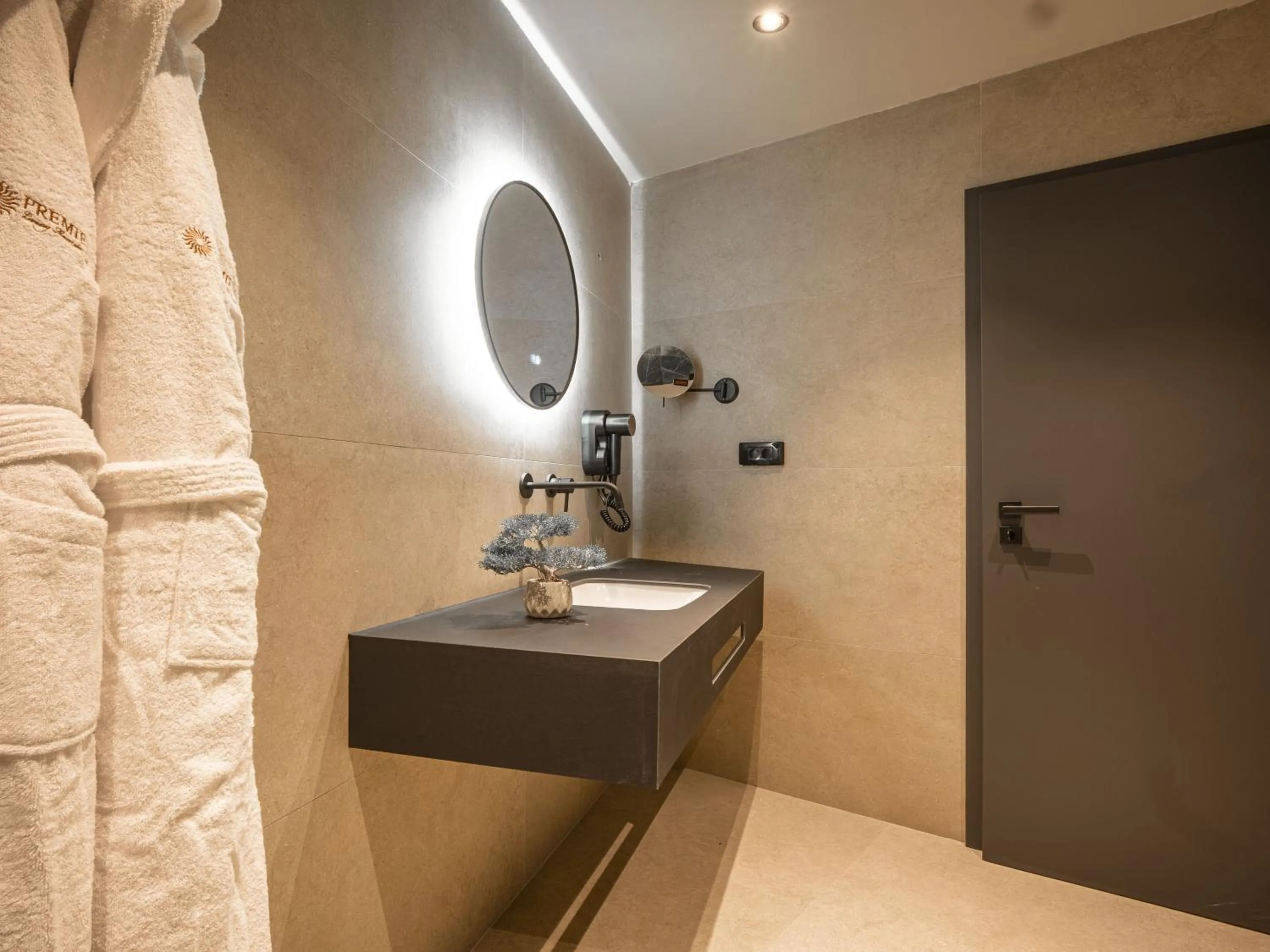 Premier Luxury Mountain Resort