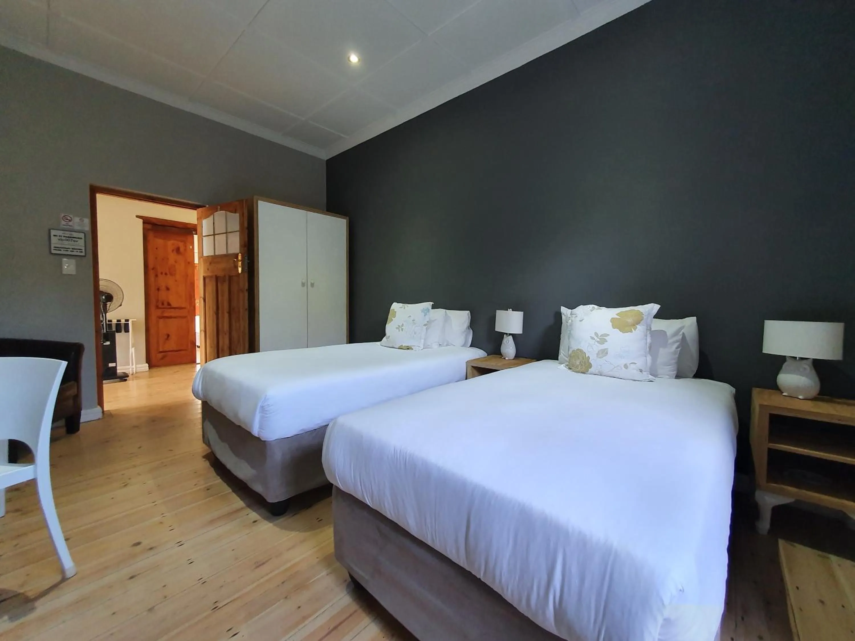 Bed in Two Fat Owls Guesthouse