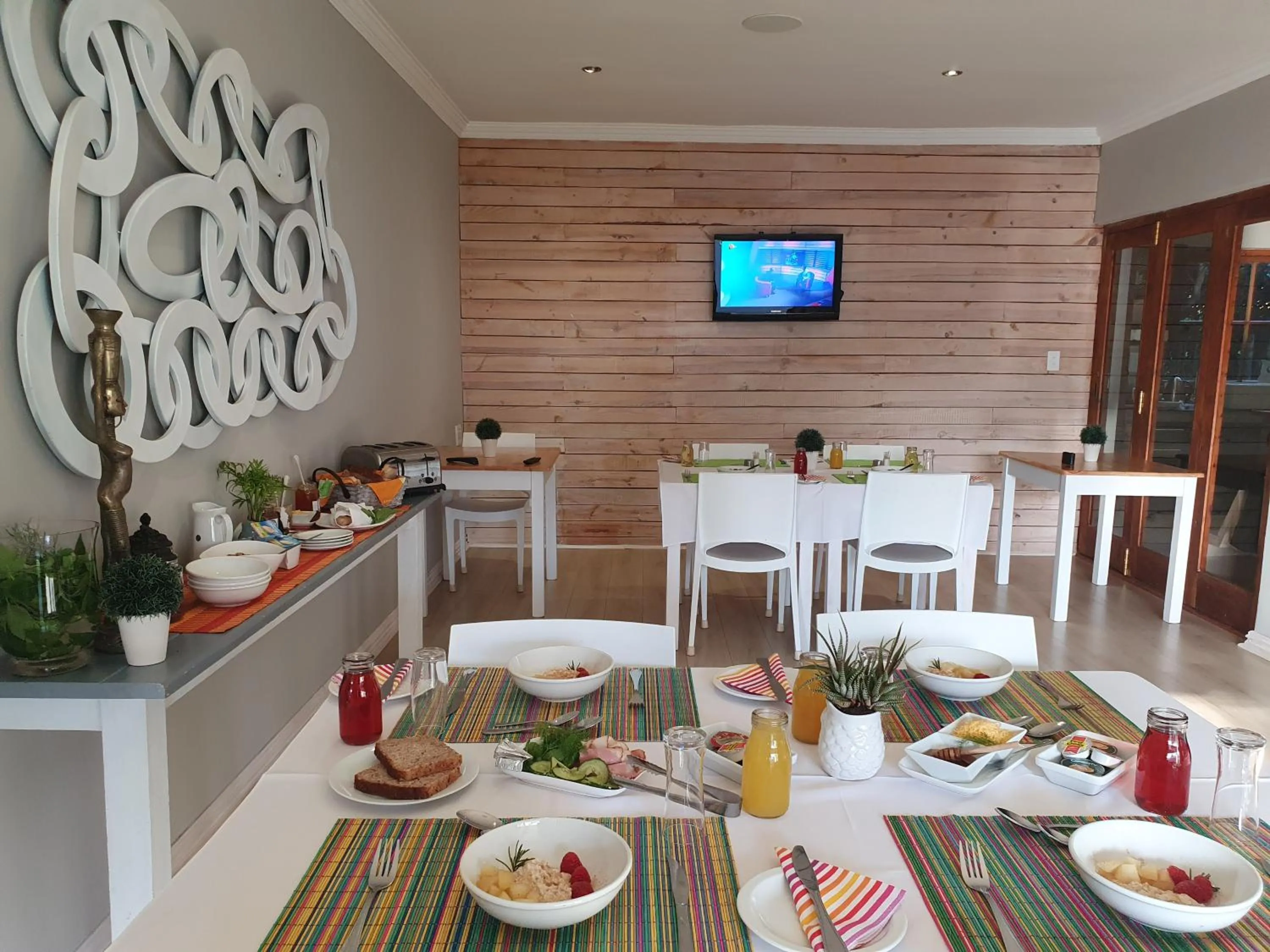 Two Fat Owls Guesthouse