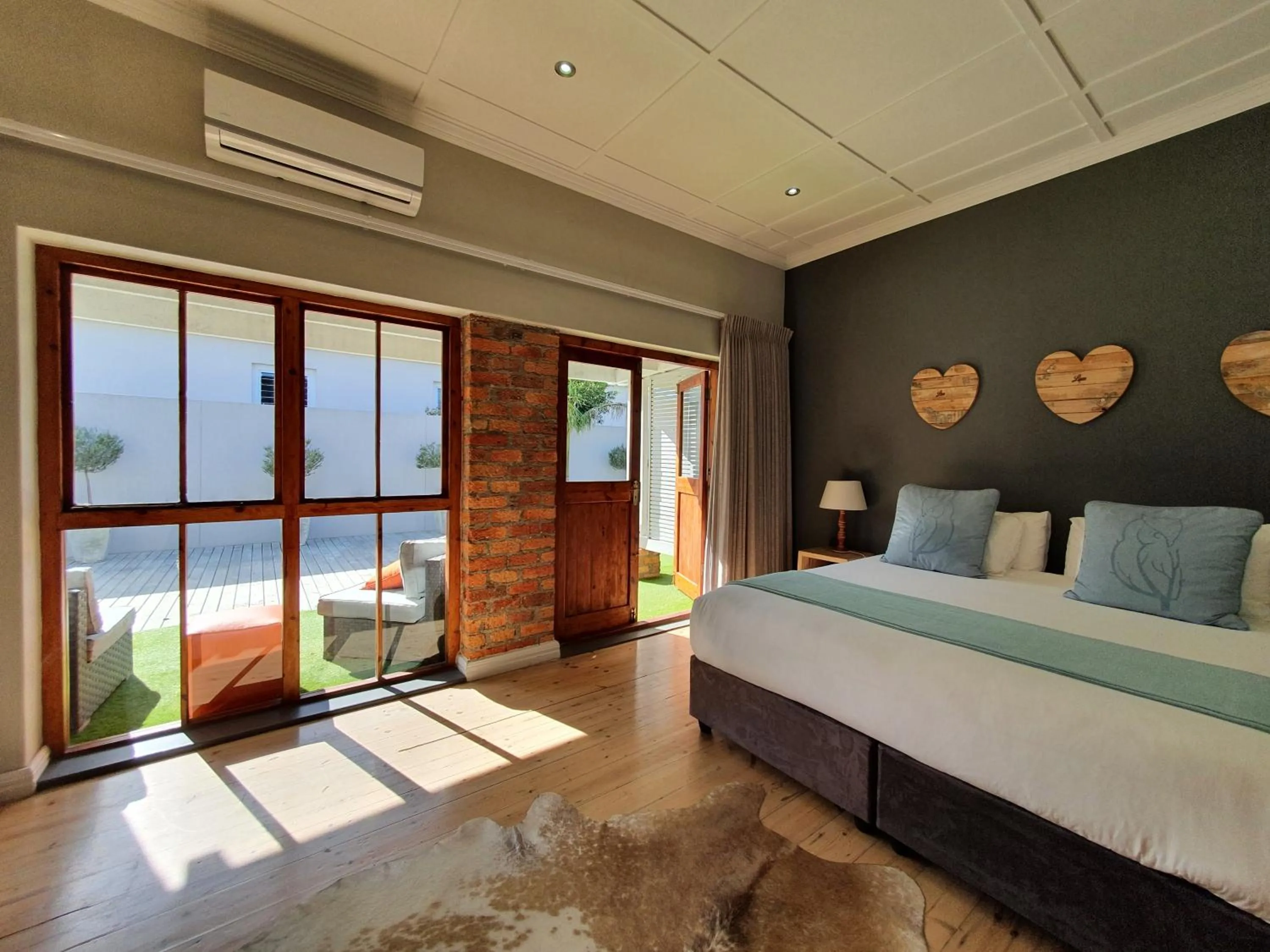 Bed in Two Fat Owls Guesthouse