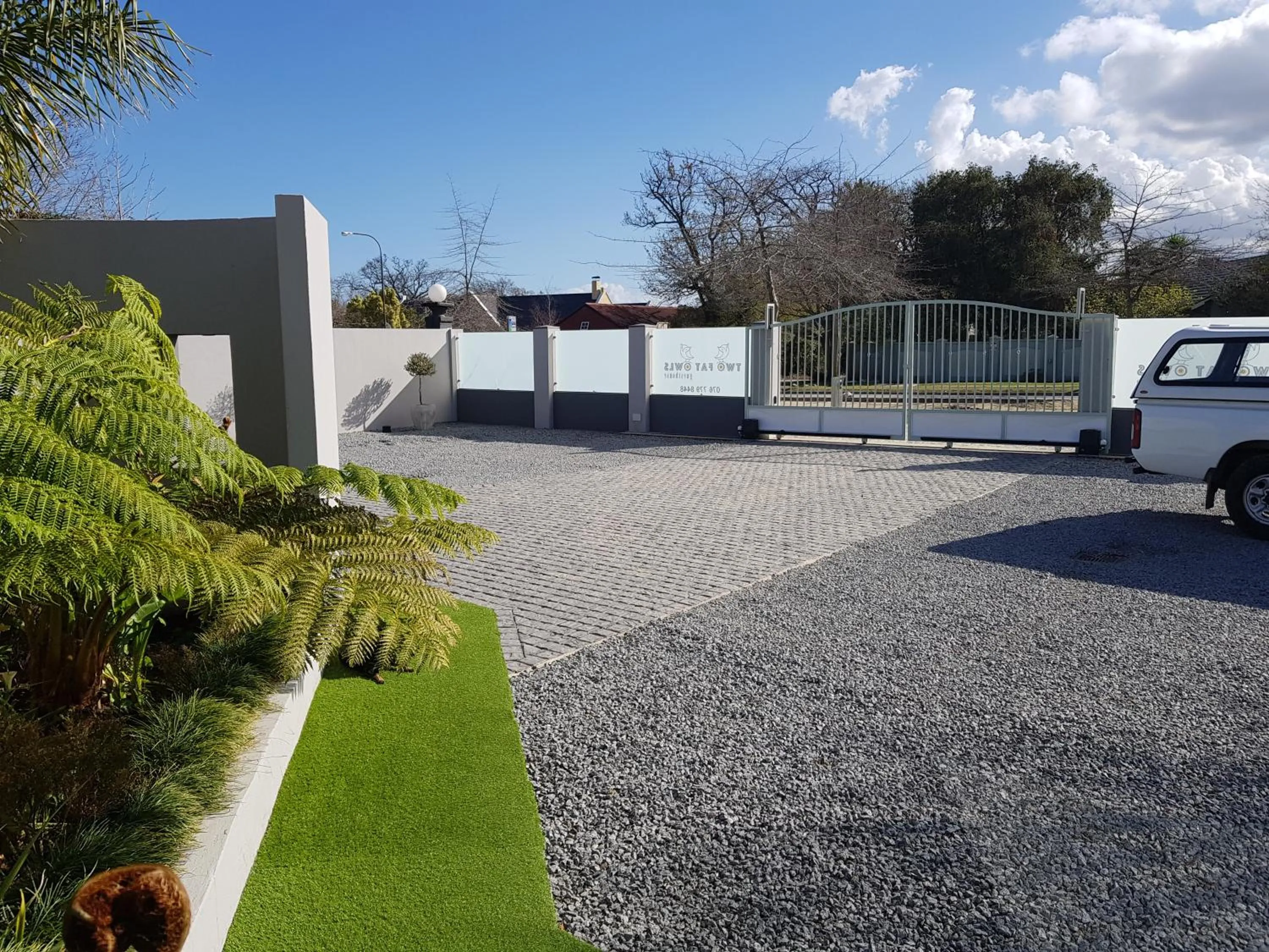 Area and facilities in Two Fat Owls Guesthouse