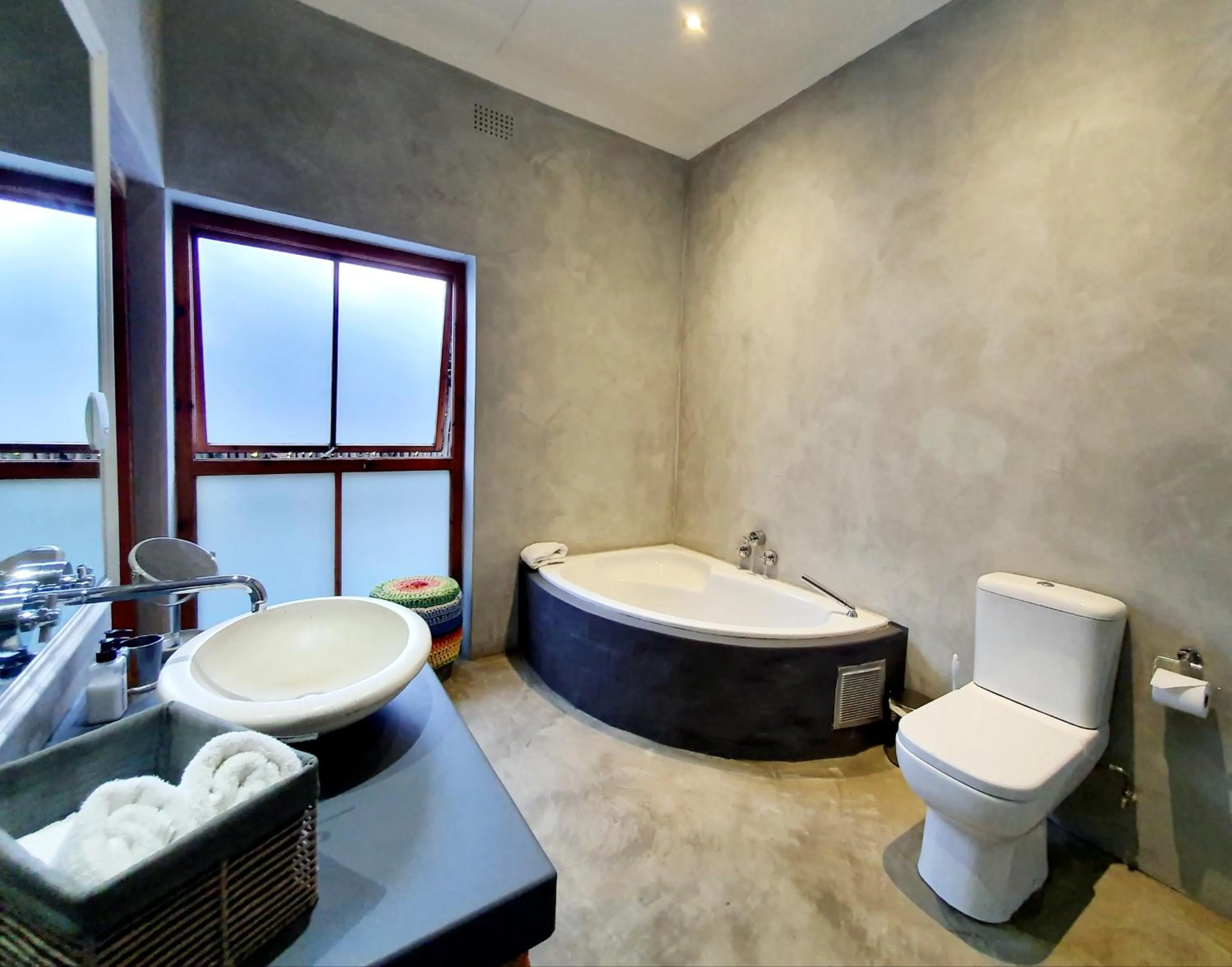 Bathroom in Two Fat Owls Guesthouse