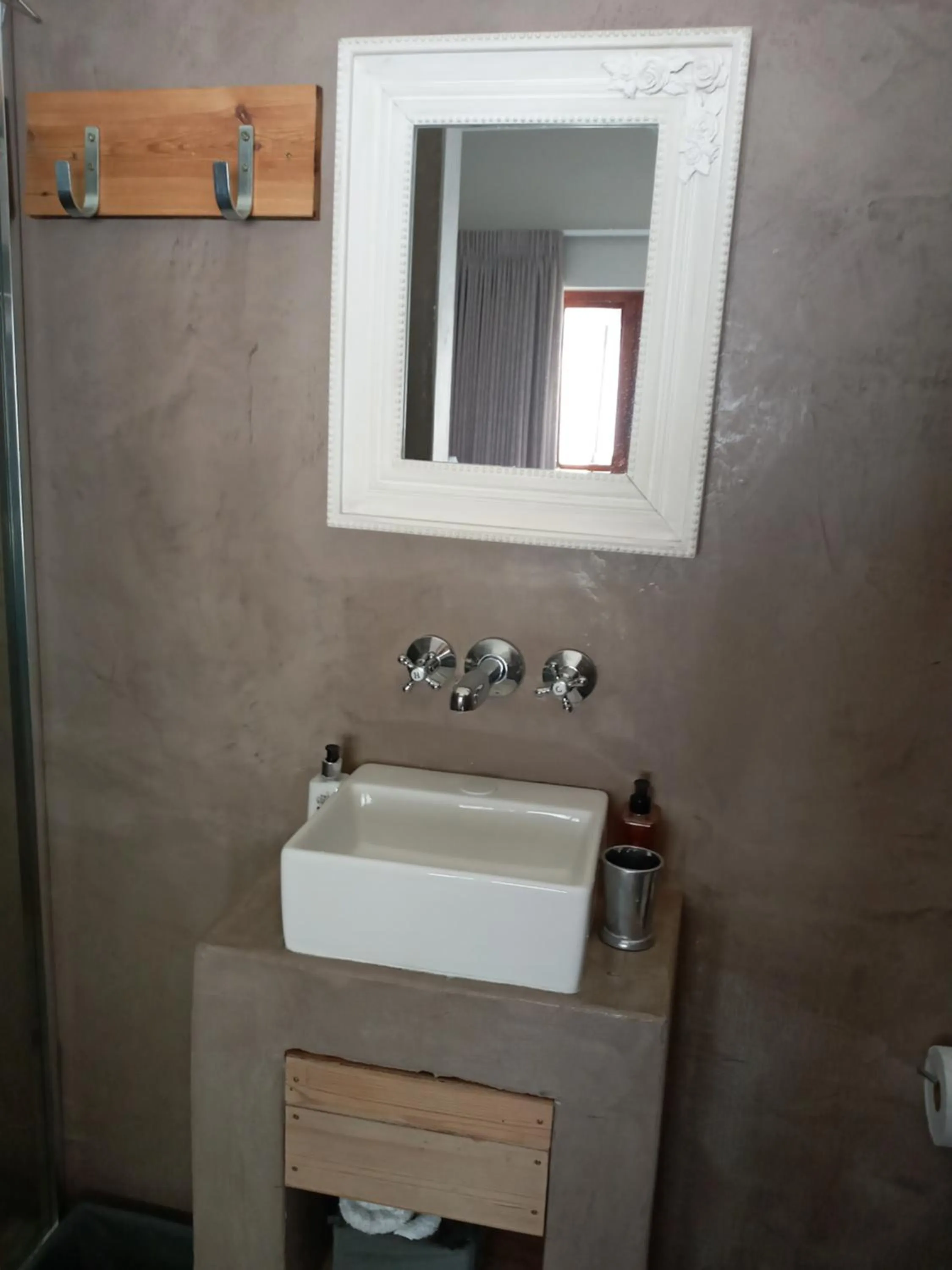 Two Fat Owls Guesthouse