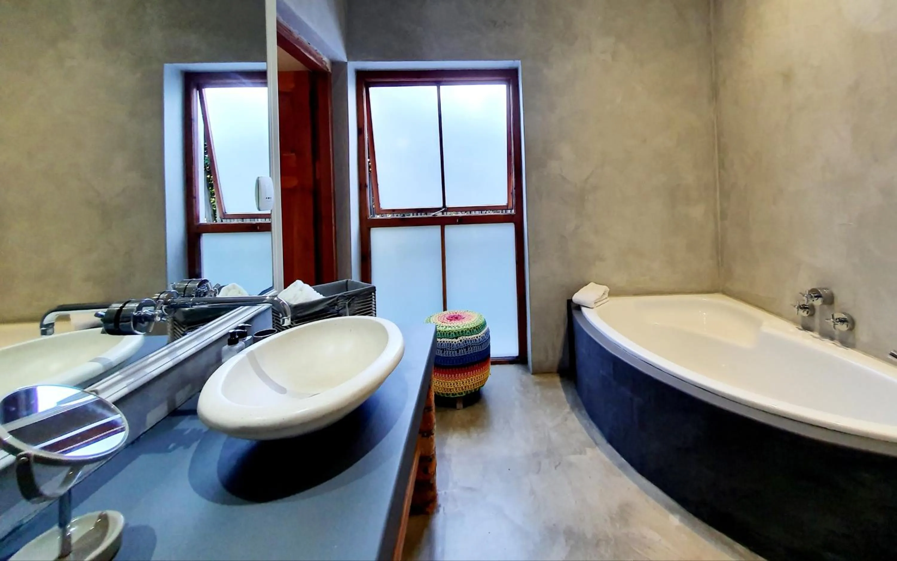 Bathroom in Two Fat Owls Guesthouse