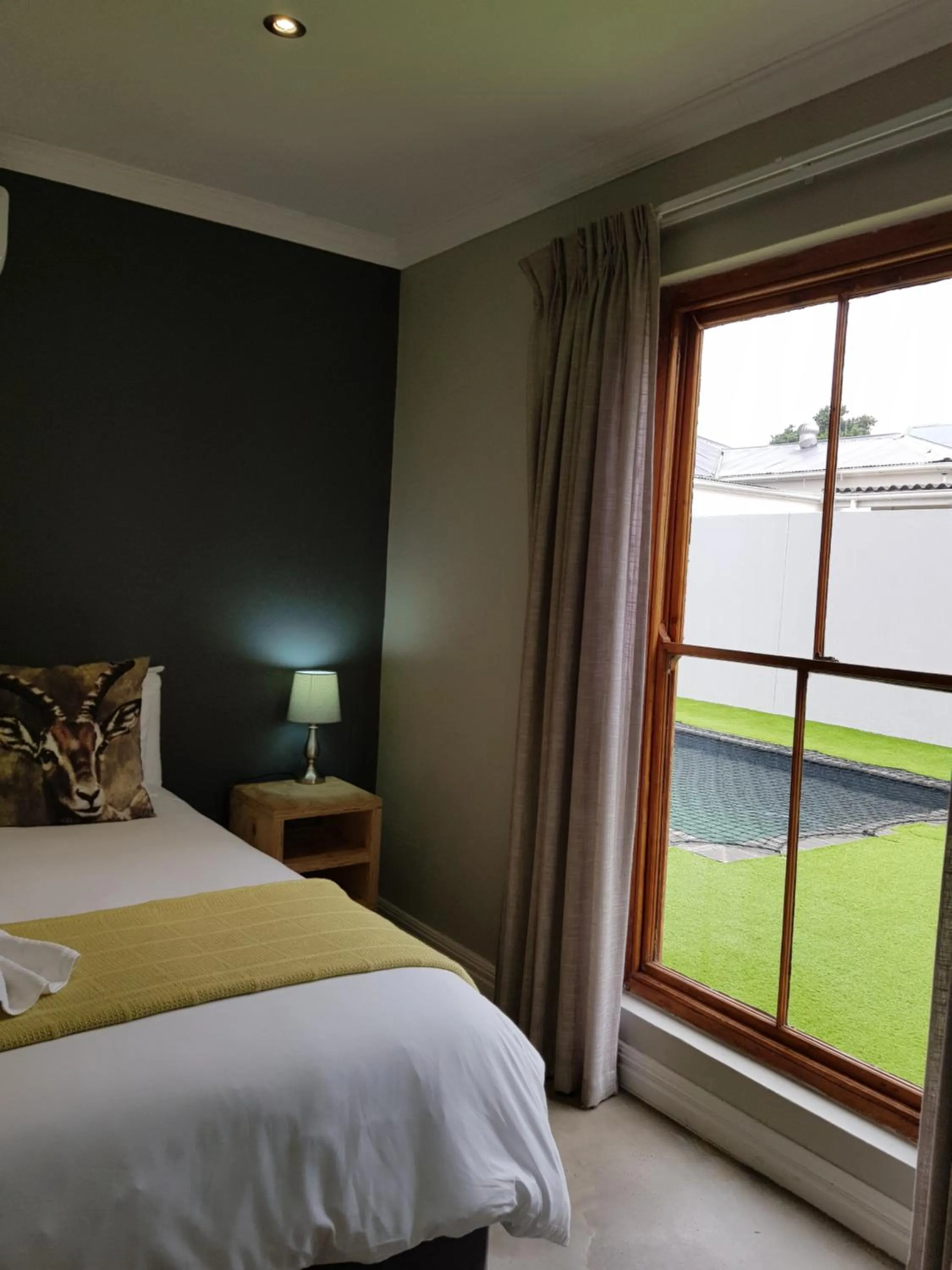 Bed in Two Fat Owls Guesthouse