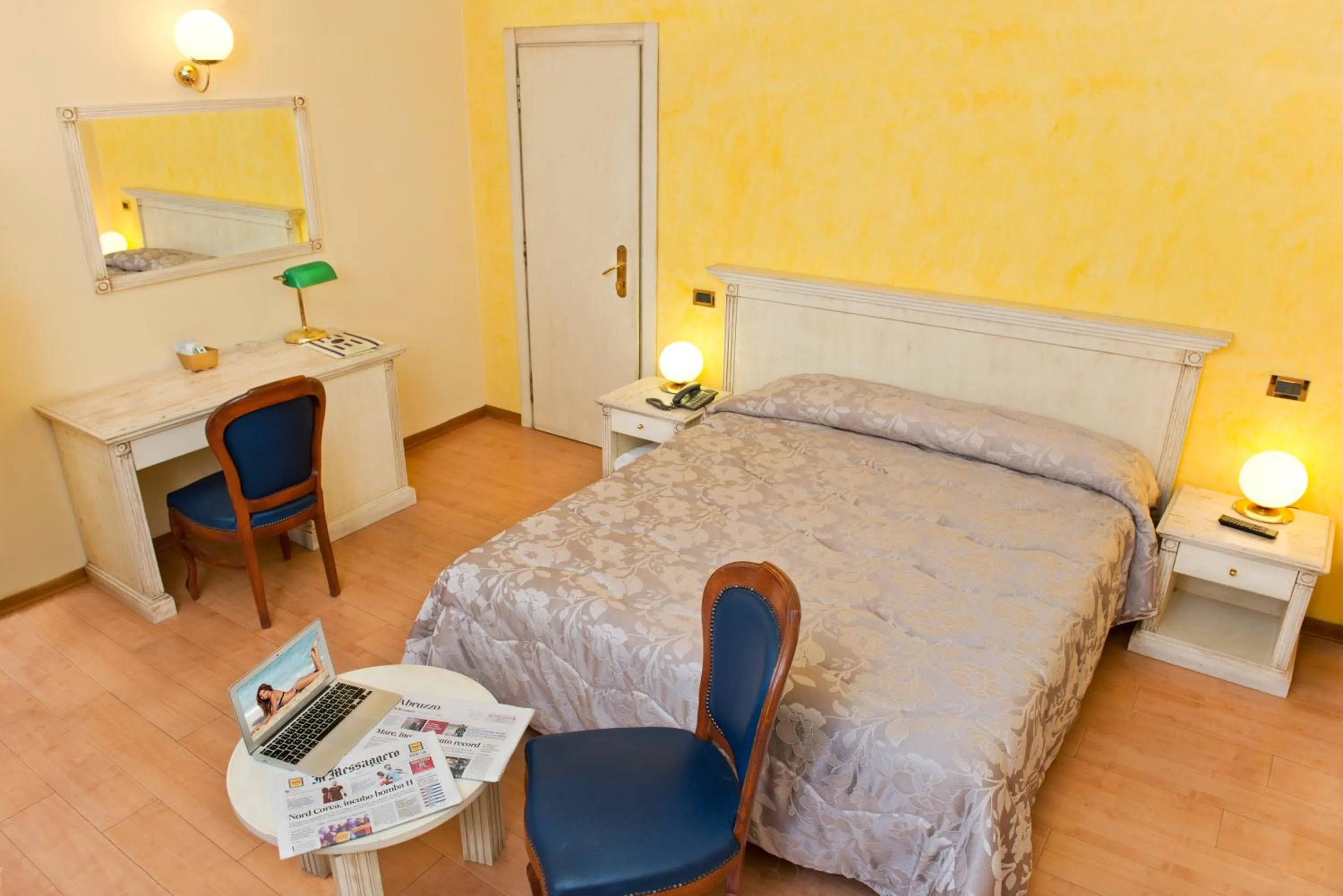 Bedroom, Bed in Hotel City