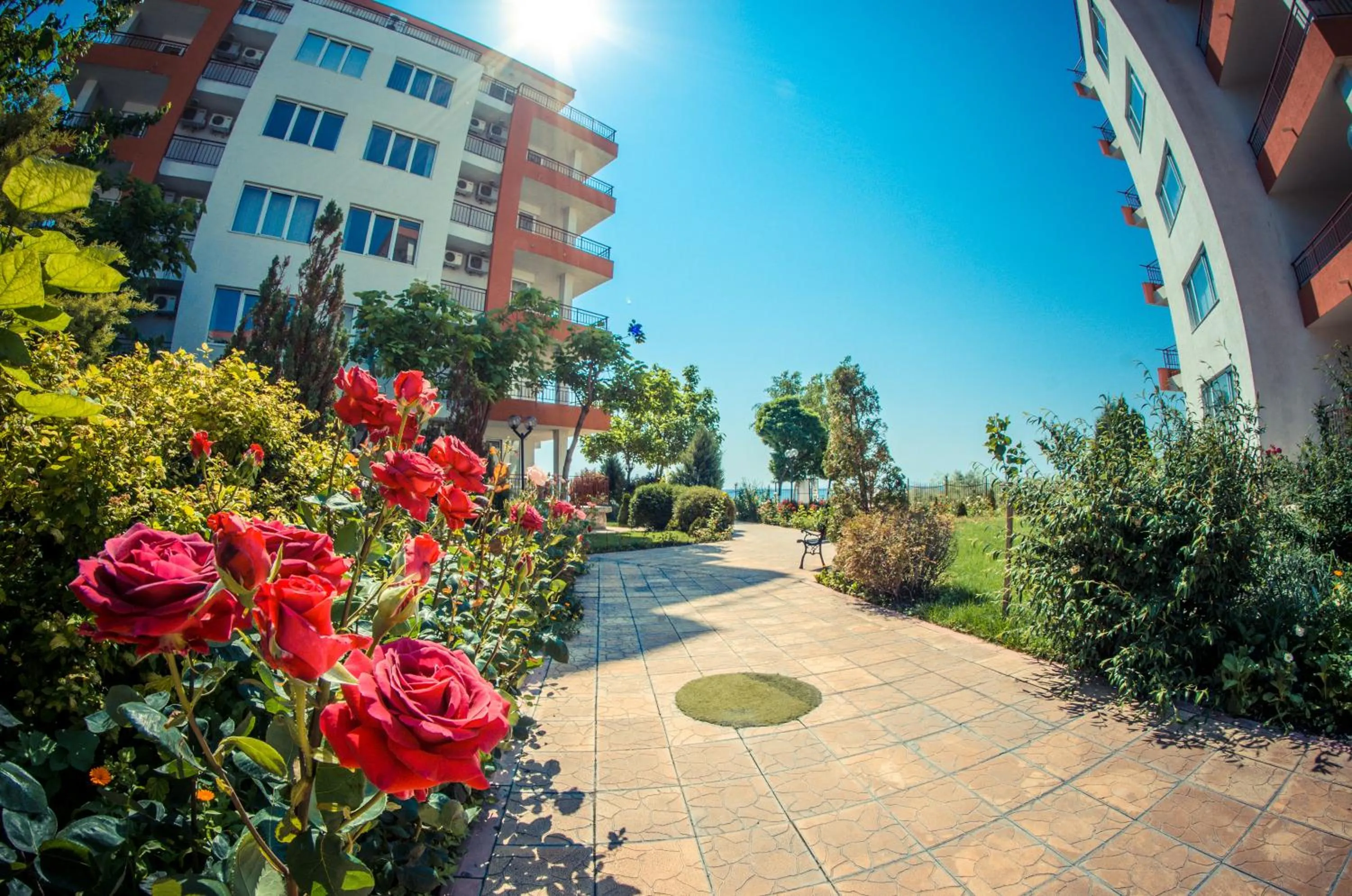 Garden in Riviera Fort Beach Apartments