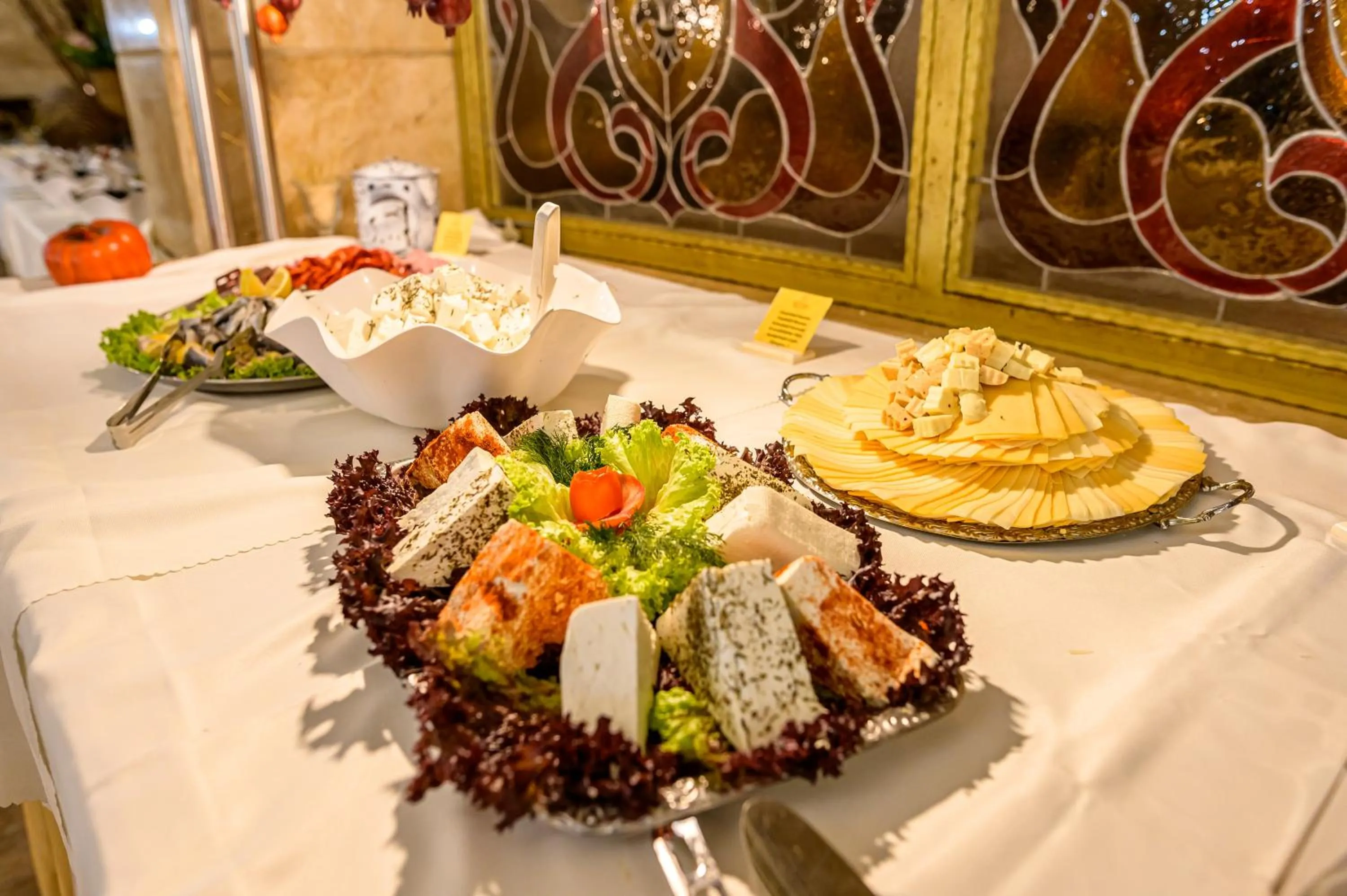 Restaurant/places to eat in Imperial Palace Hotel