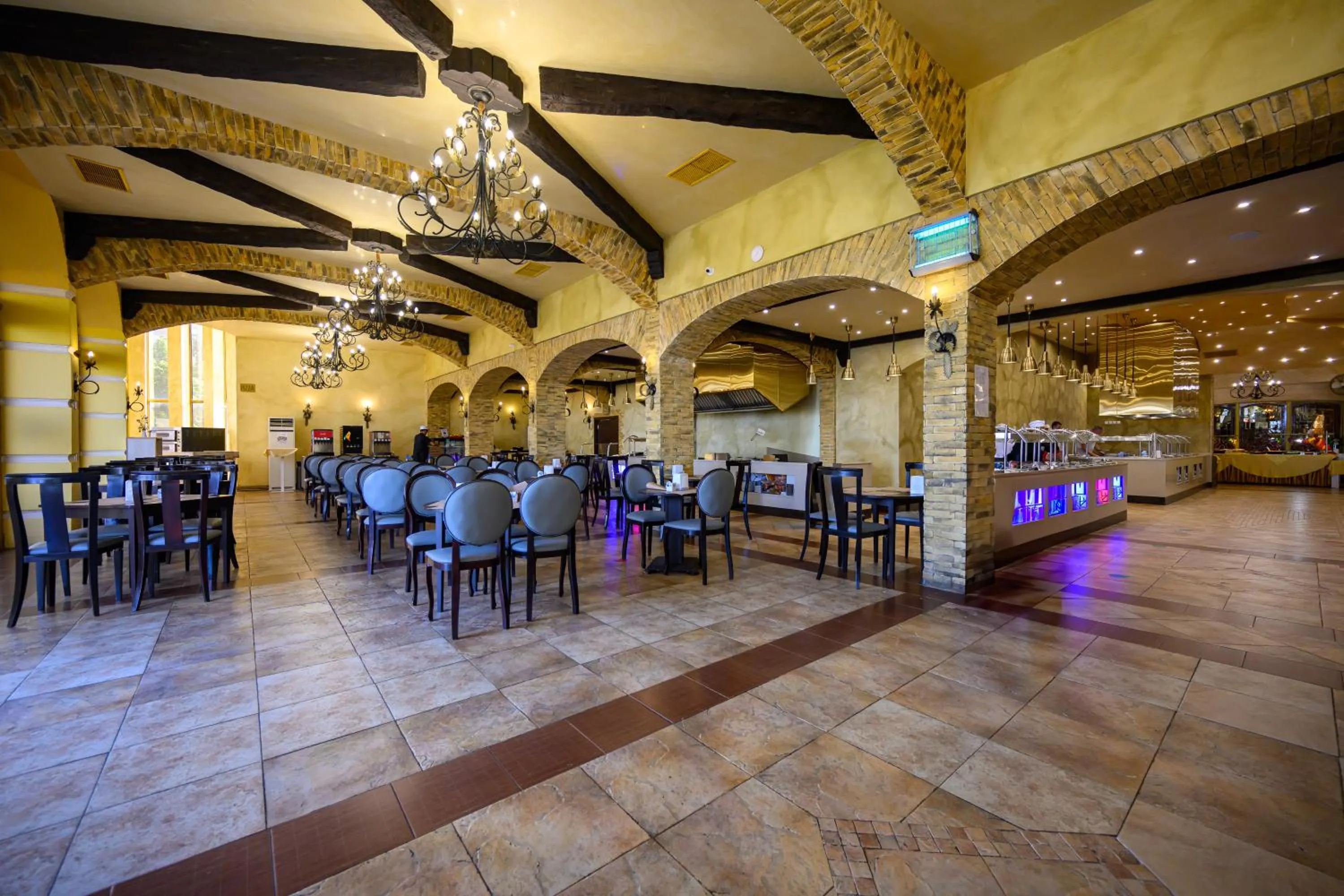 Restaurant/places to eat in Imperial Palace Hotel