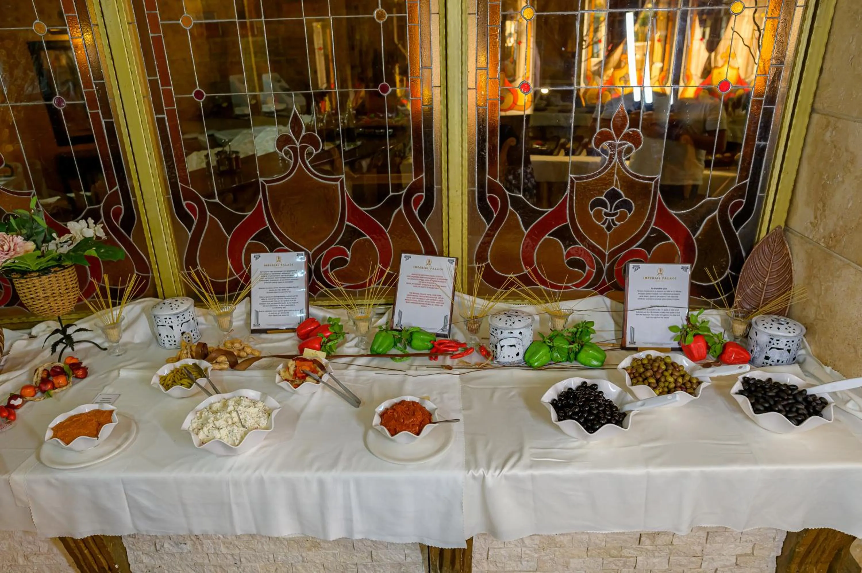 Restaurant/places to eat in Imperial Palace Hotel