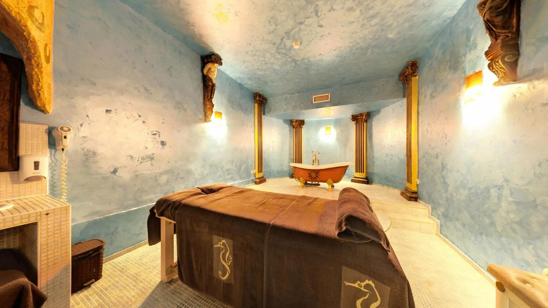 Massage, Bed in Imperial Palace Hotel