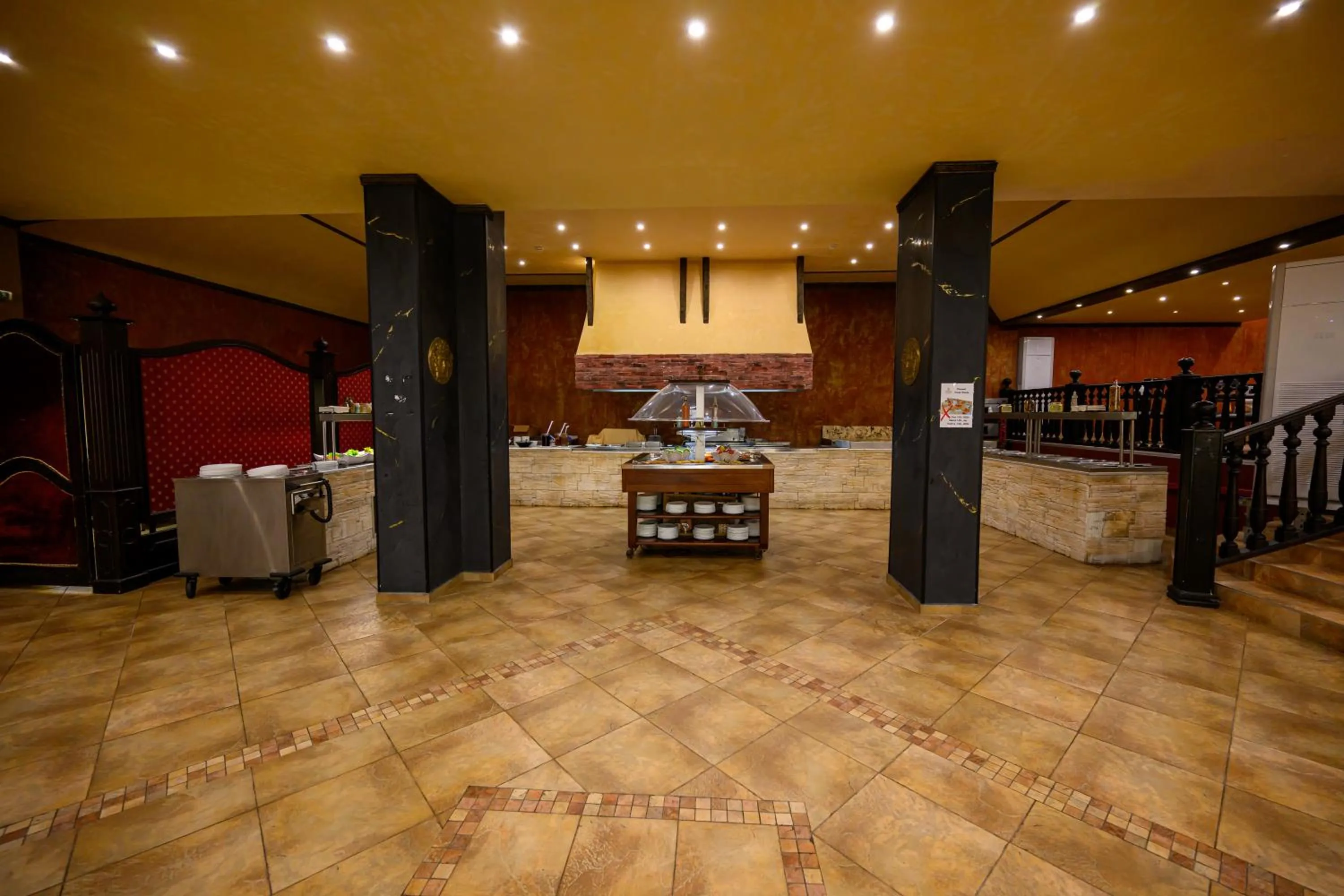 Restaurant/places to eat in Imperial Palace Hotel