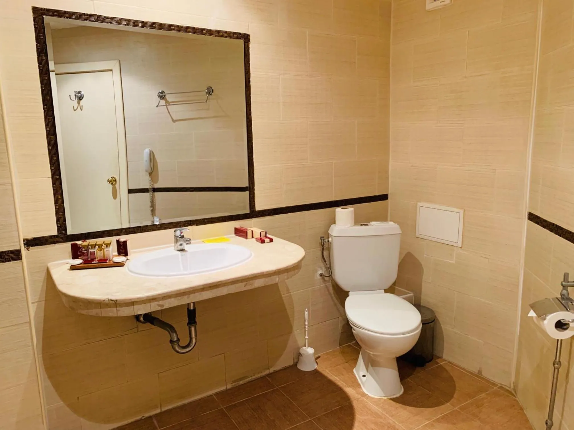 Toilet in Imperial Palace Hotel