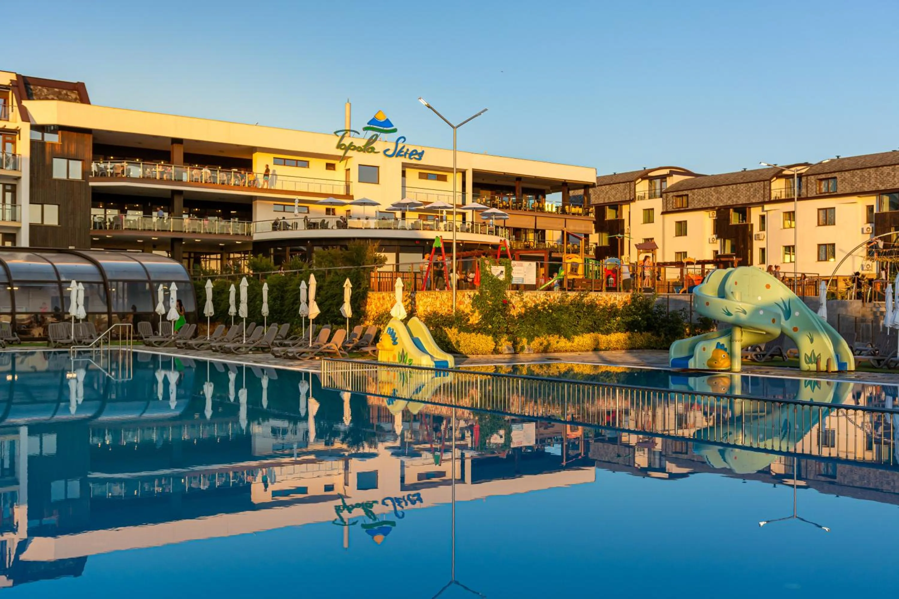 Property building in Topola Skies Resort & Aquapark