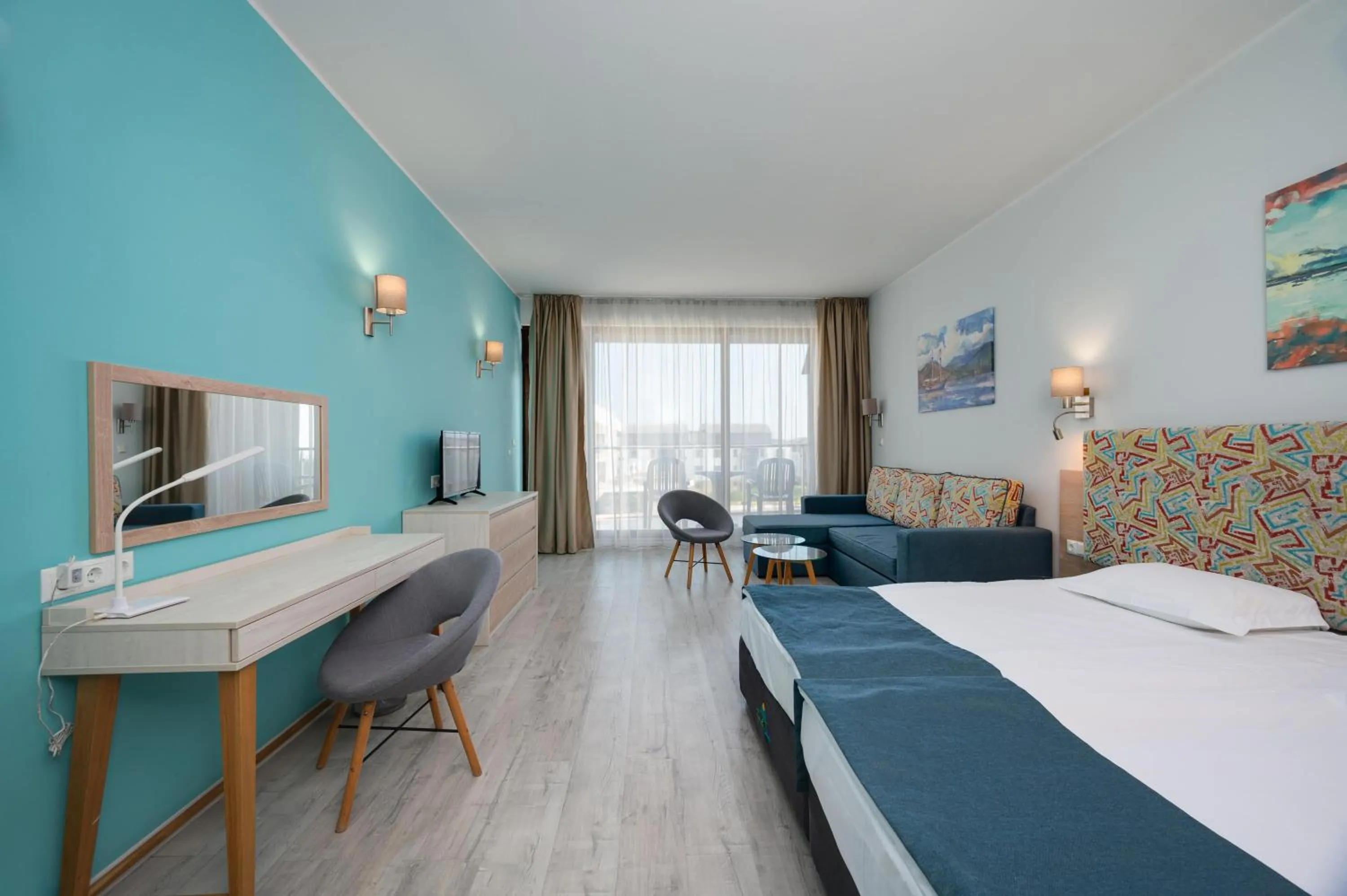 Photo of the whole room, Bed in Topola Skies Resort & Aquapark