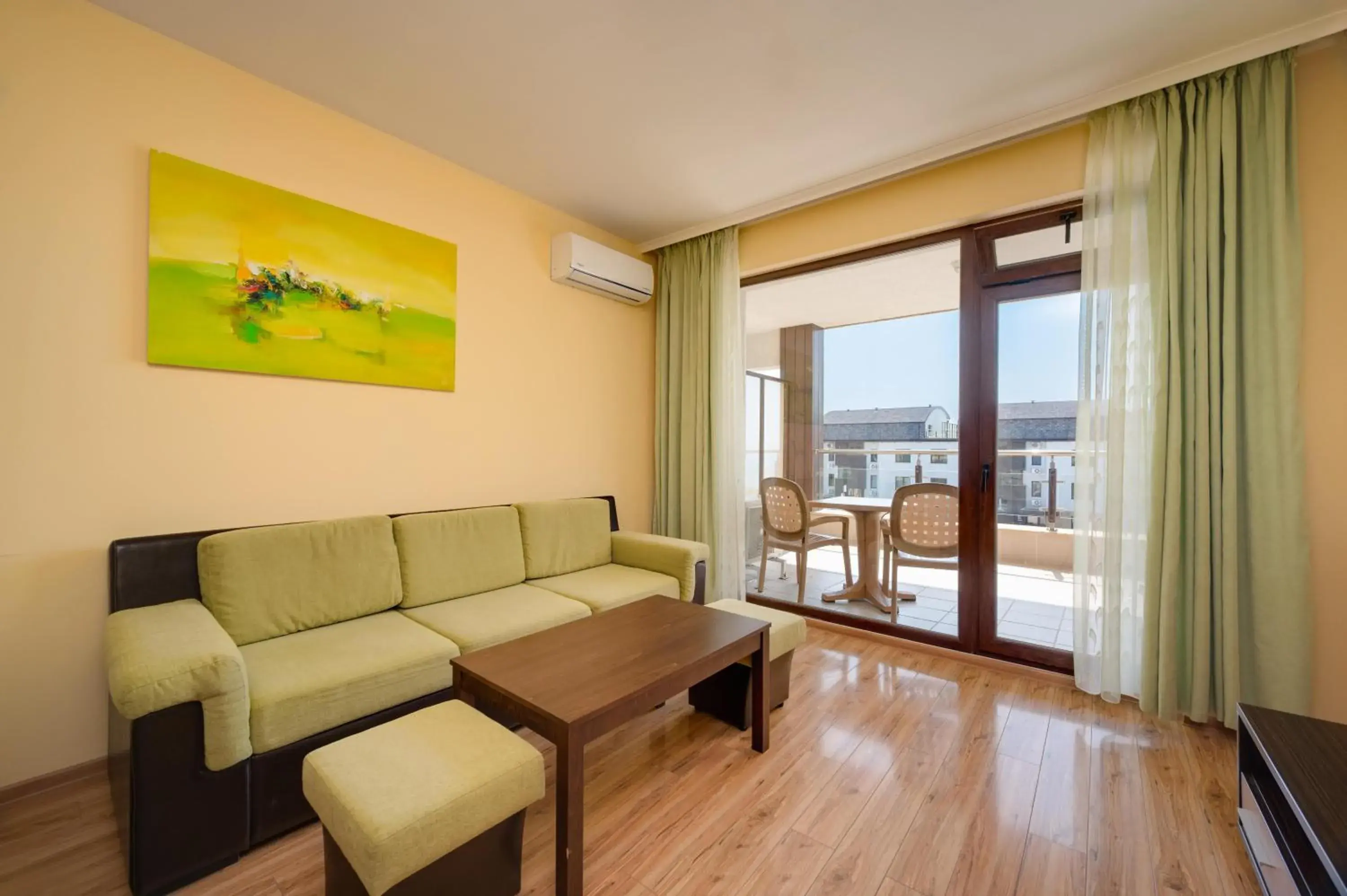 One-Bedroom Apartment with Balcony and Pool View - Free Access to Aquapark and Action Park in Topola Skies Resort & Aquapark One-Bedroom Apartment with Balcony and Pool View - Free Access to Aquapark and Action Park in Topola Skies Resort & Aquapark